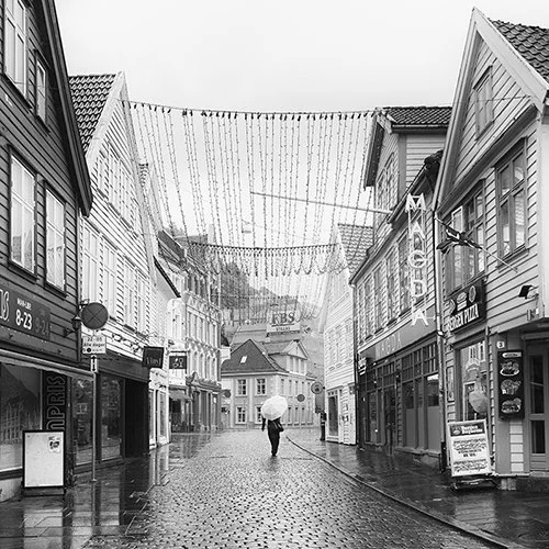 Silence on cobblestones