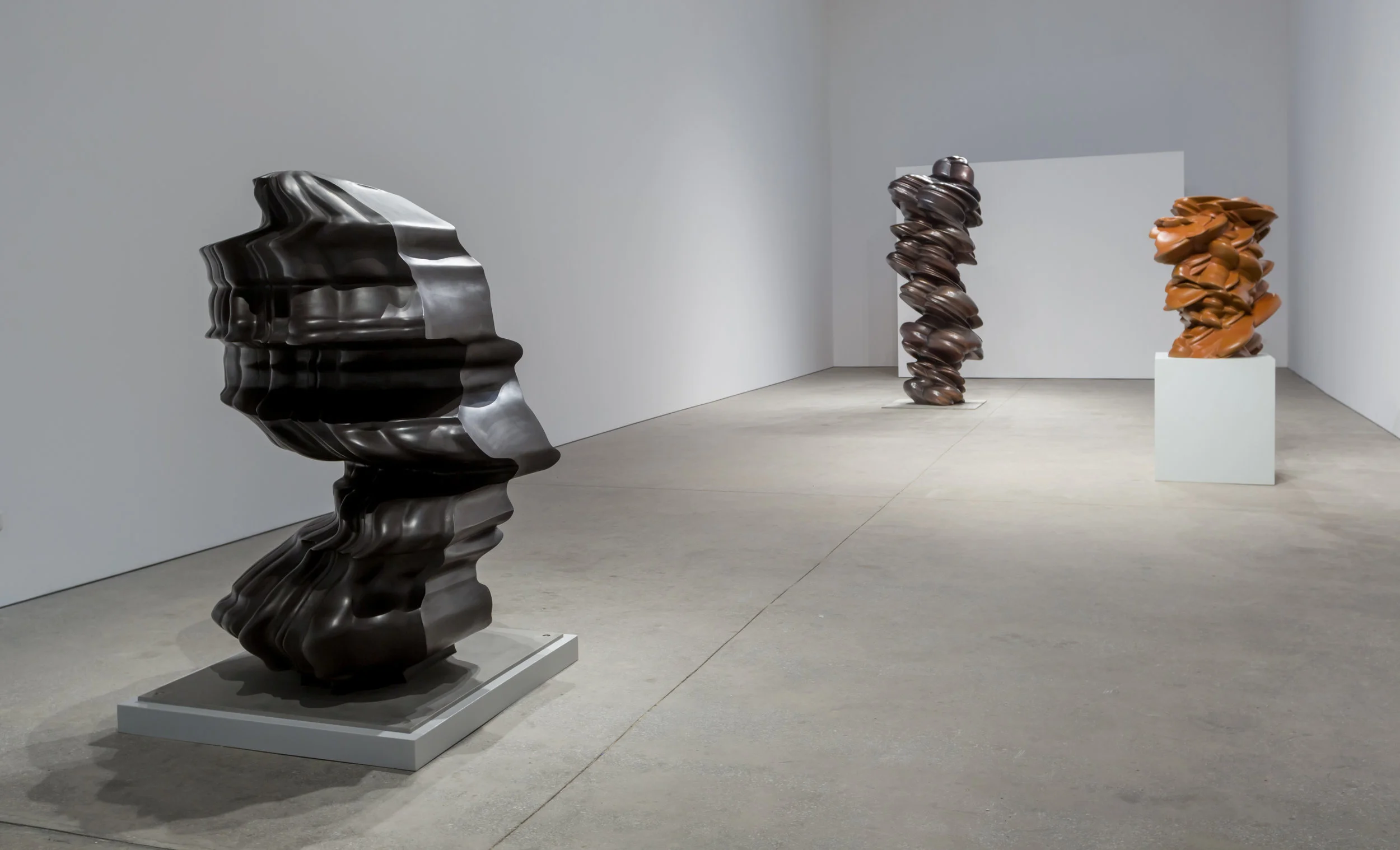 Installation views of Tony Cragg's solo show at Leila Heller Gallery, Dubai, March 2017. Courtesy of Leila Heller Gallery.