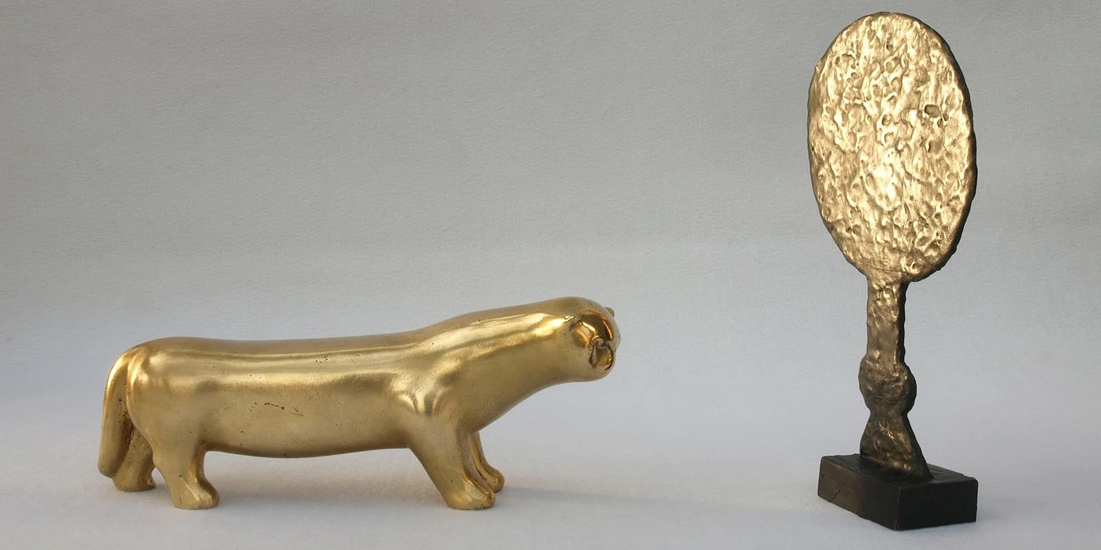 Adam Henein, Cat (undated) and Mirror, Pietrasanta, 1988. Image taken from Hadara Magazine website.