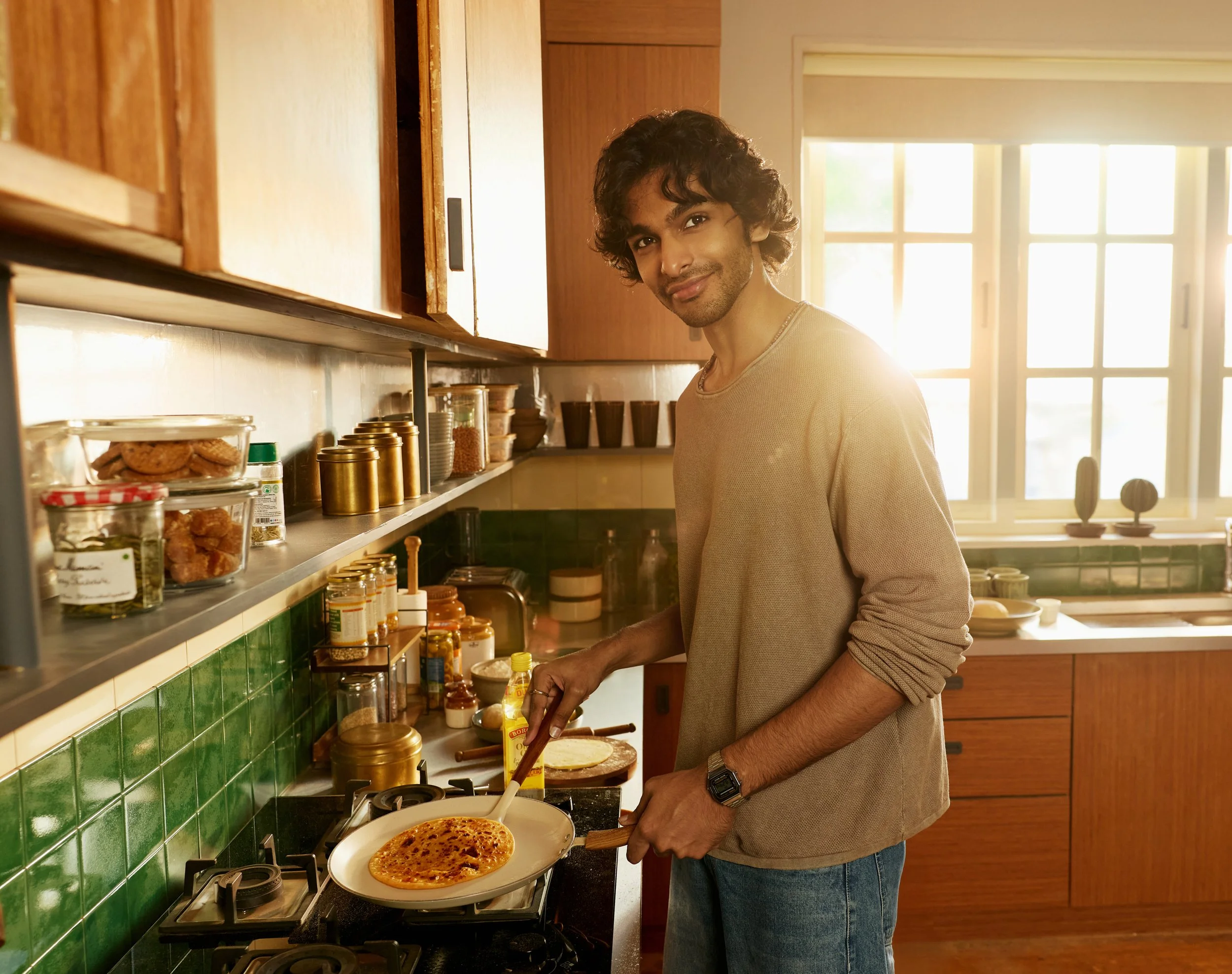 Borges Oil with models (18th November 2025)45162.jpg