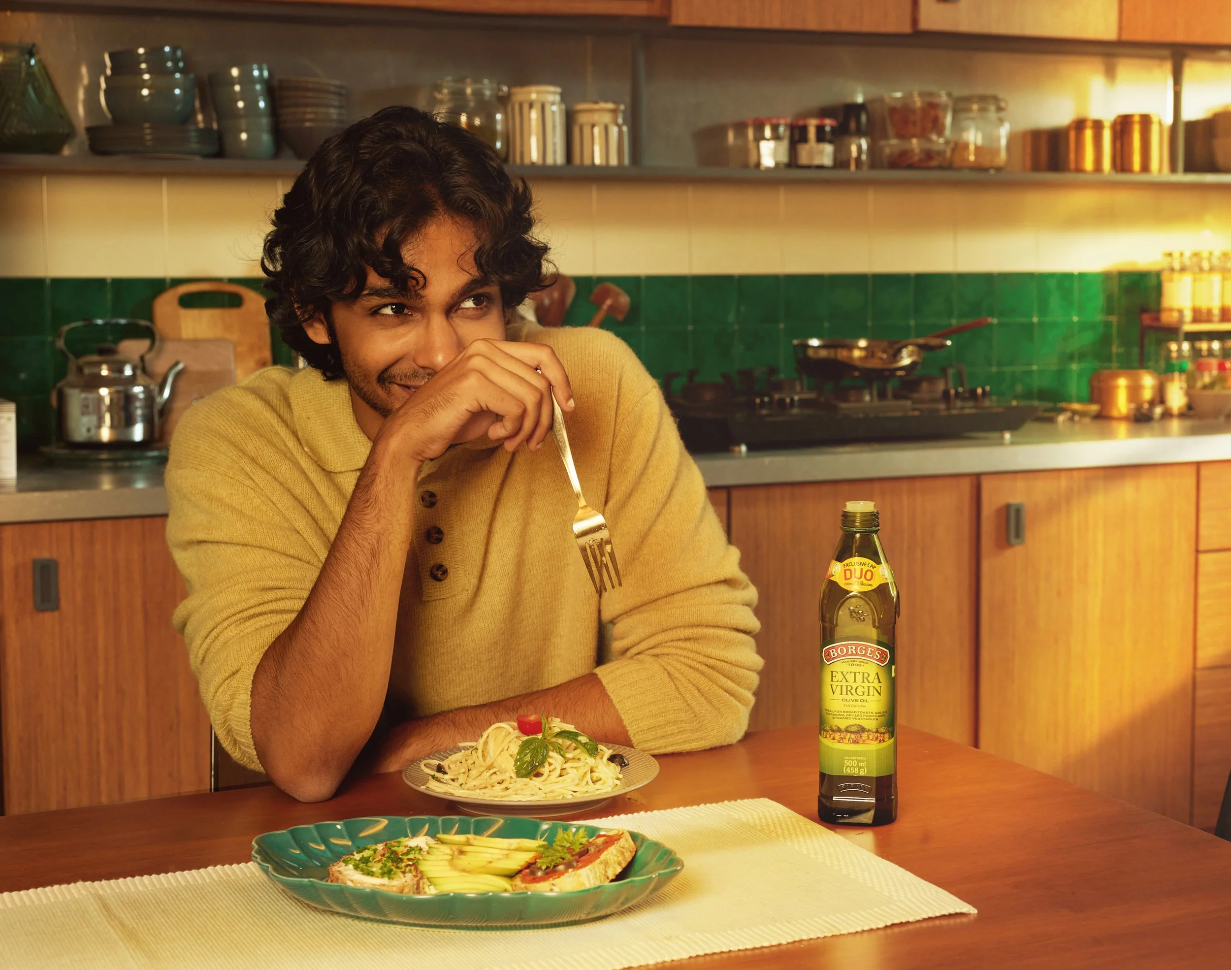 Borges Oil with models (18th November 2025)45902A.jpg