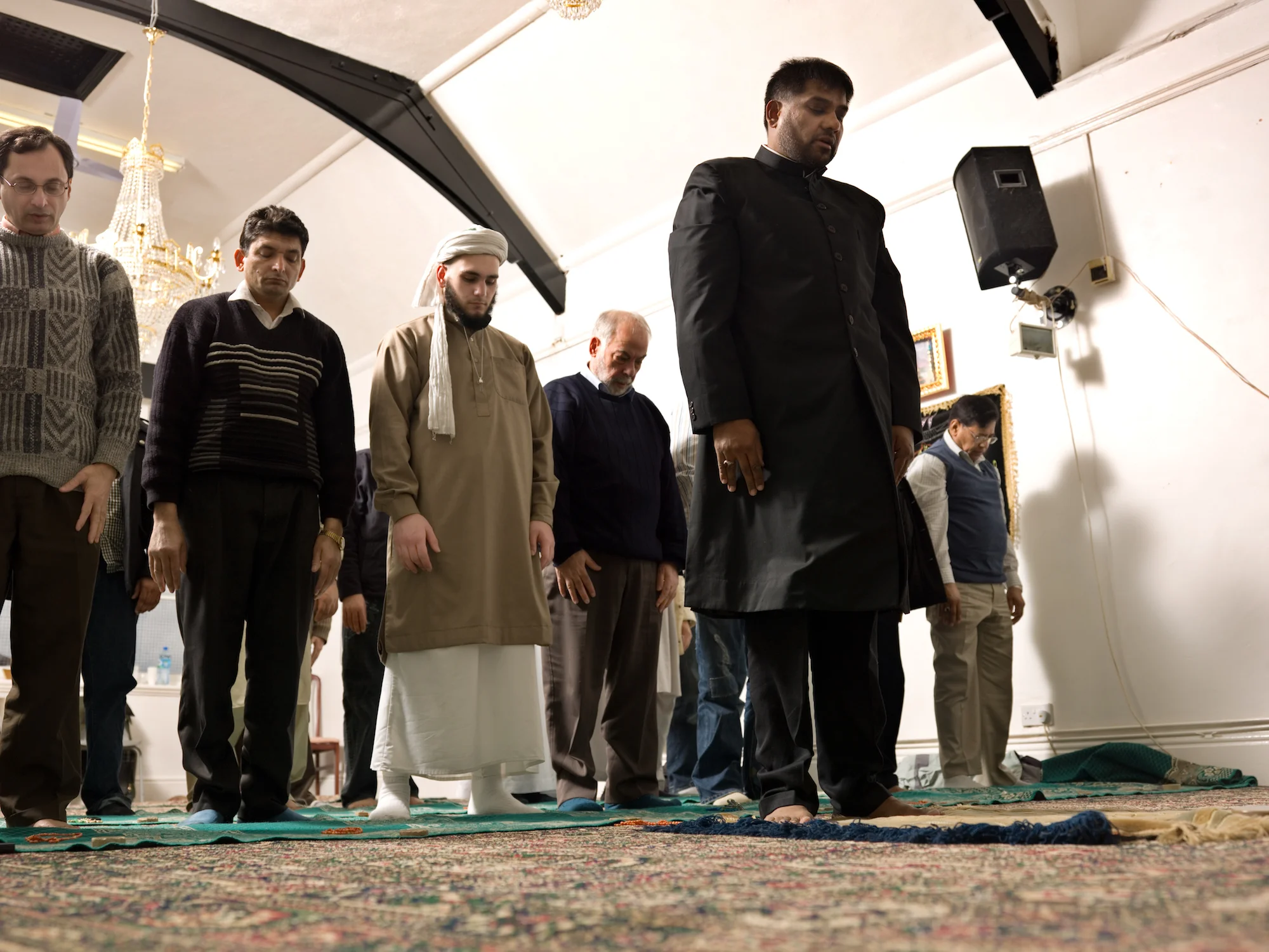 VCH Bristol.
Daral-Imaan Mosque, Apsley Road, Eastville, Bristol.
Interior, general view of mosque, during prayers.