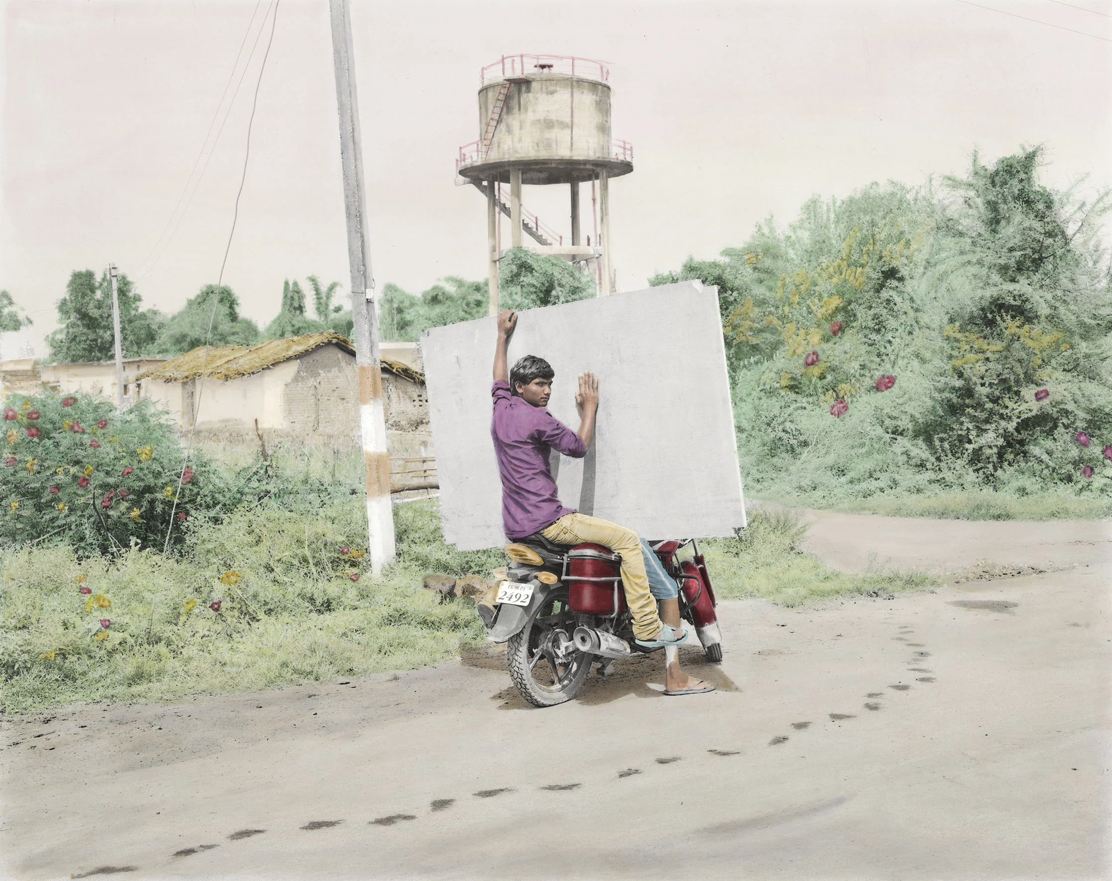 Vasantha Yogananthan, The Riders, 2017, Black and white C-print hand-painted by Jaykumar, 34 x 42 cm. Courtesy of Jhaveri Contemporary.