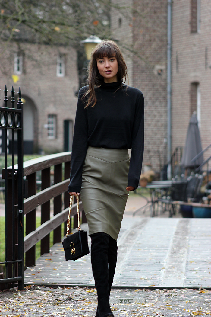 The Leather Pencil Skirt — MODEDAMOUR