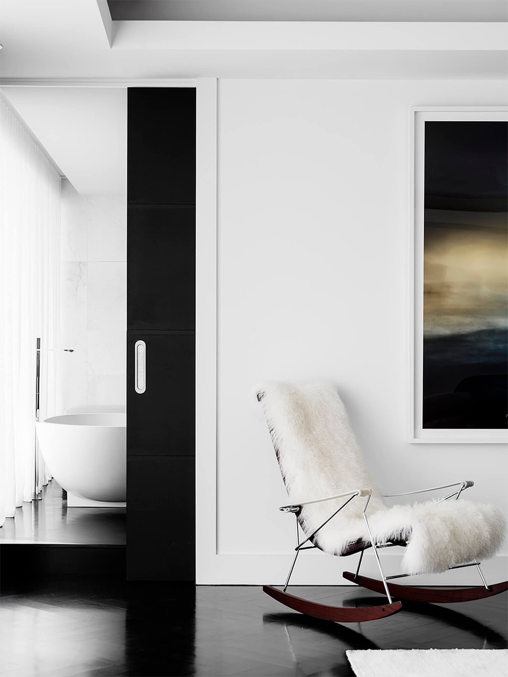 The Black and White house by Alwill Interiors — MODEDAMOUR