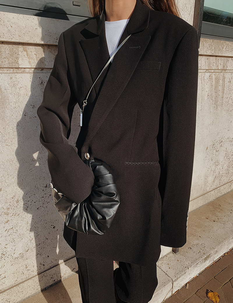 Oversized Black Suit — MODEDAMOUR