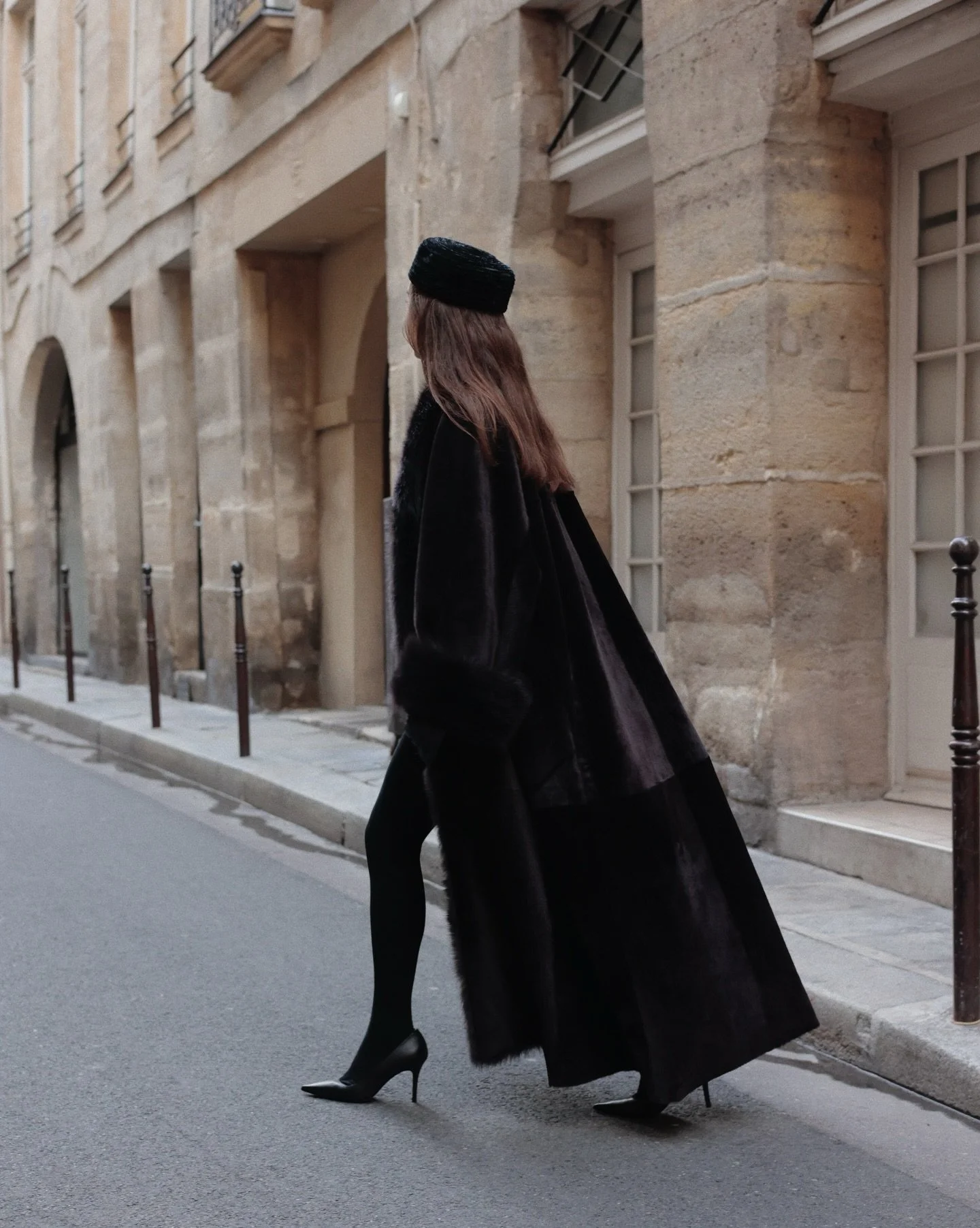 Carried through the cold by elegance and warmth.