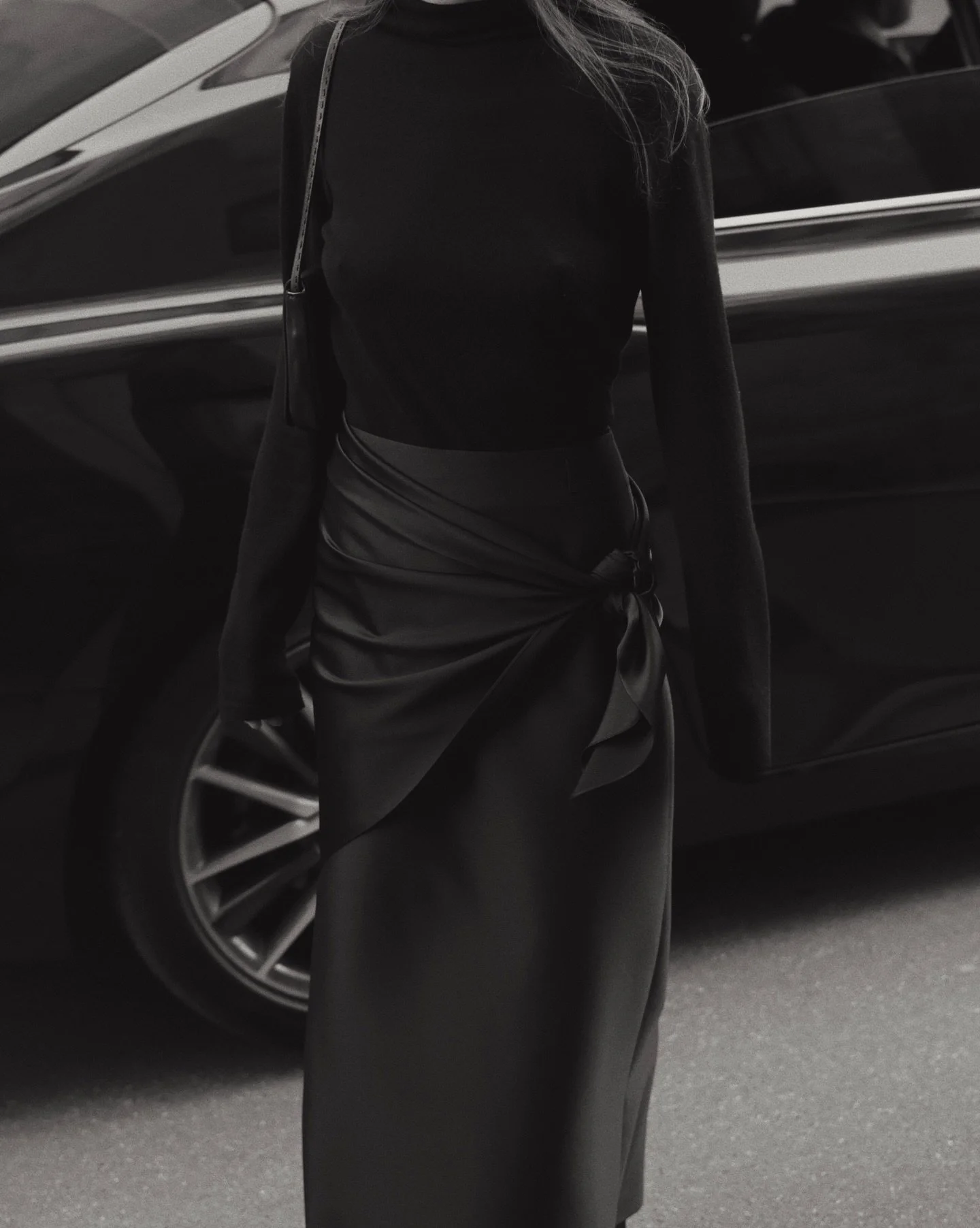 Simplicity refined in black.