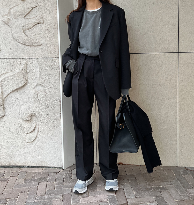 Casually Suited — MODEDAMOUR