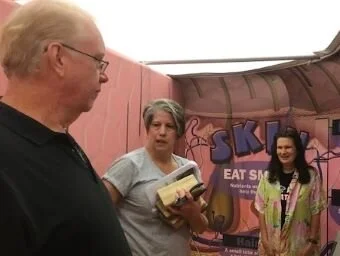 Barbara & Daniel Watson talk with Body Venture representative.