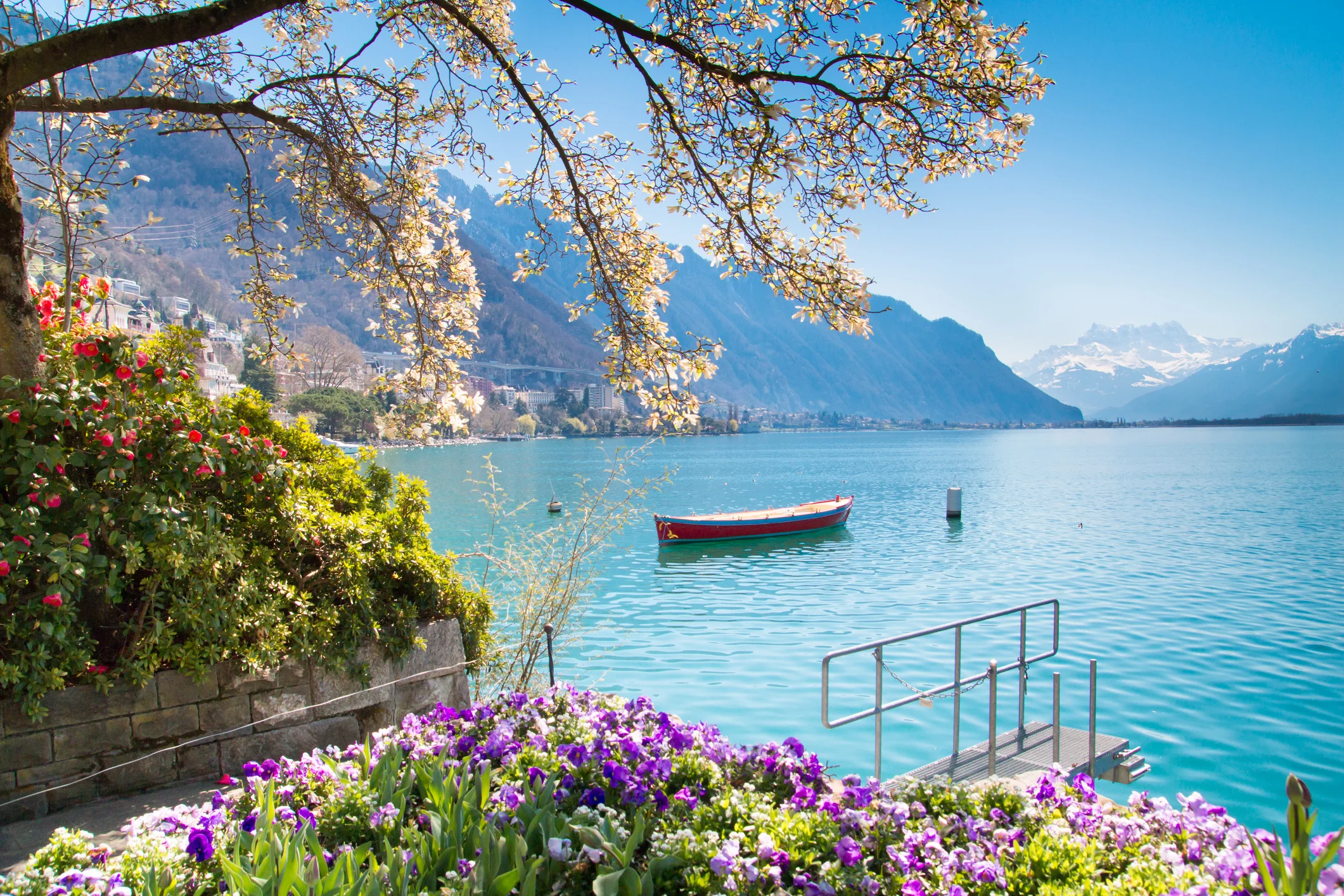 Day trips, lake tours and mountain hikes near Zurich and Lucerne, Switzerland.