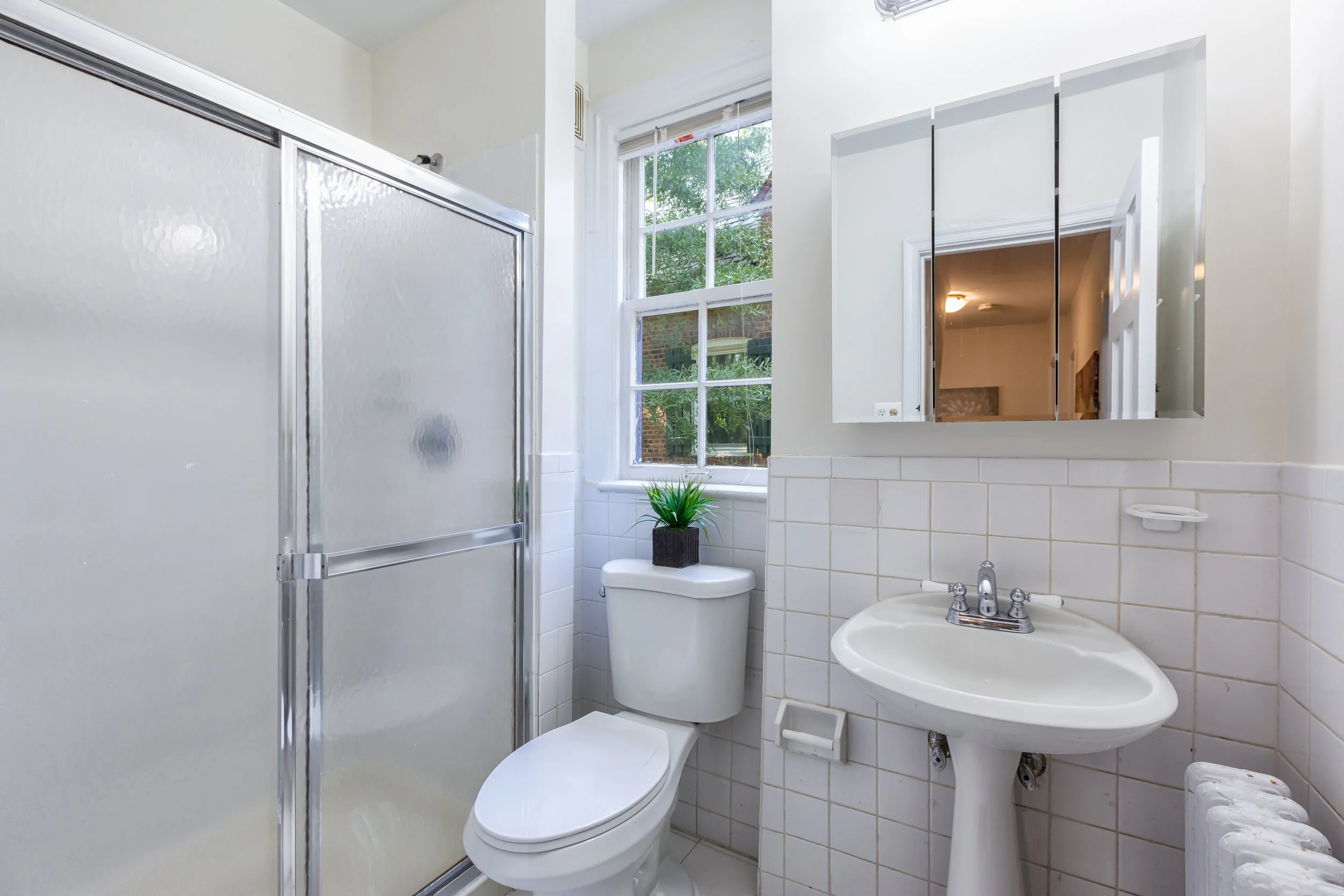 18 - First bathroom.jpg