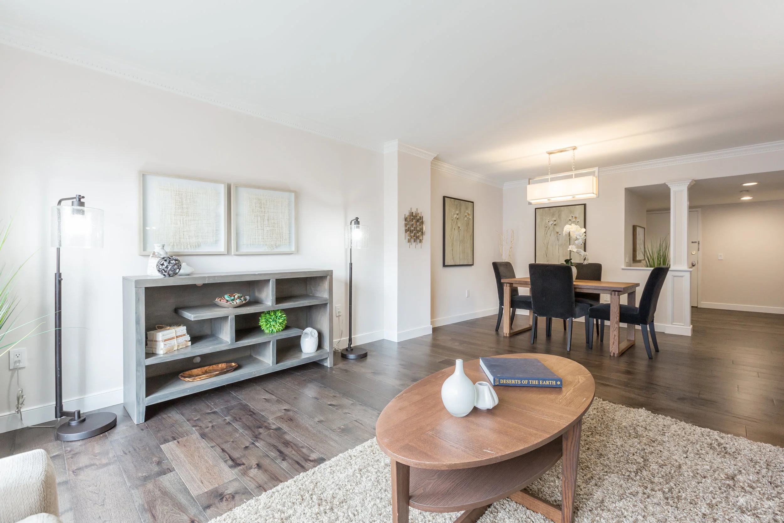 7 - Living room.jpg