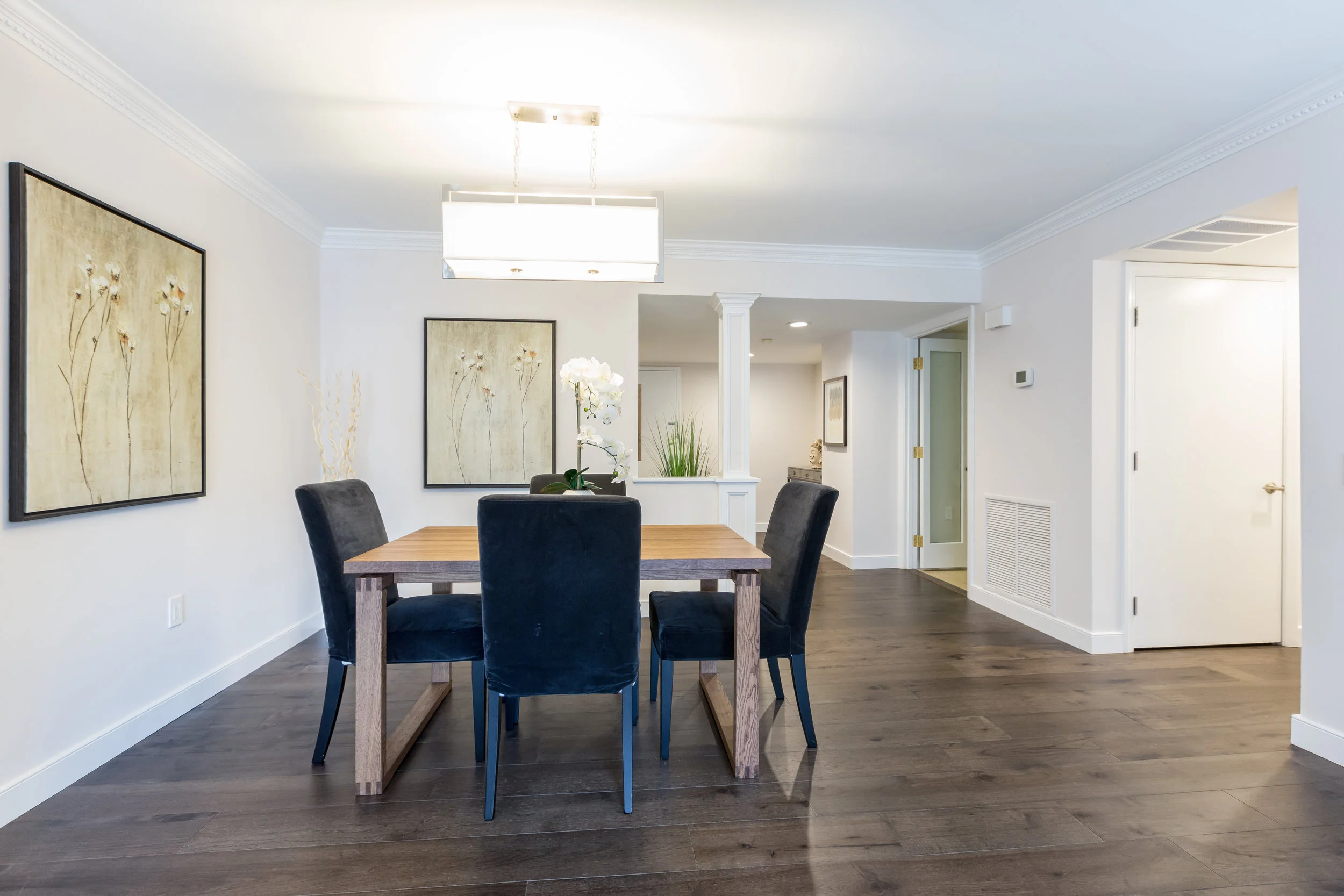 8 - Dining room.jpg