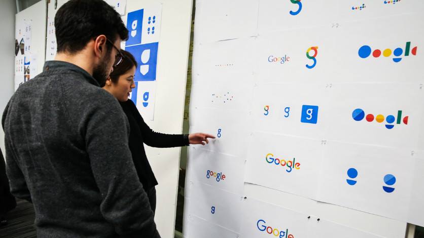 Foto - Dopo 16 anni in cui Google aveva sempre usato lo stesso logo, nel 2016 l'azienda americana ha introdotto un nuovo e radicale branding, che secondo la loro strategia, servirà a rafforzare il marchio e aumentarne il valore.