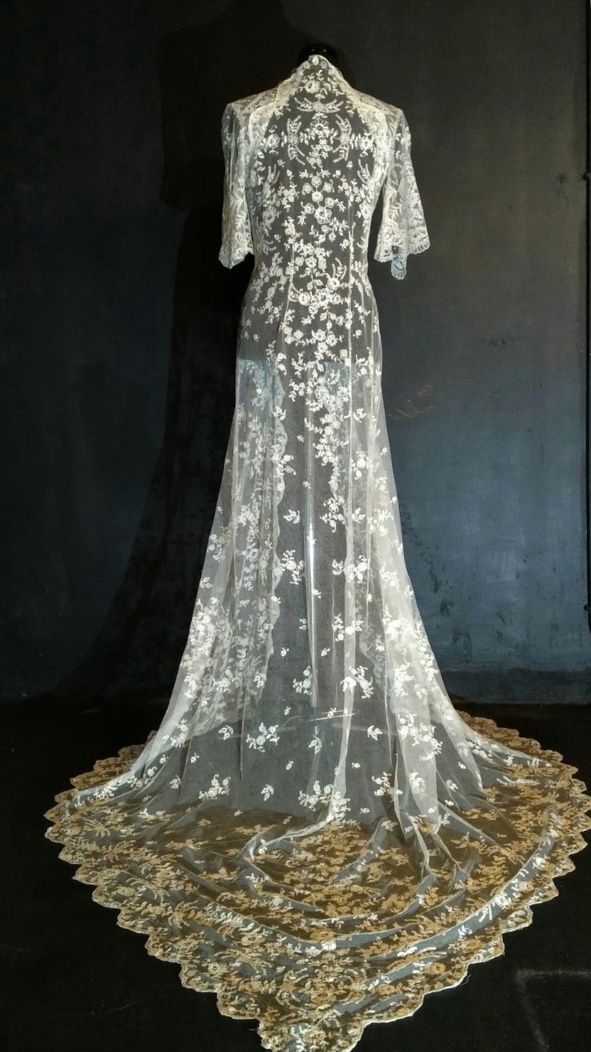 veil wedding dress