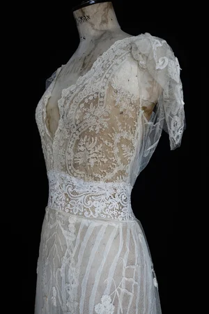 black and white lace dress plus size Plus Size Plunging White Lace Black Tulle A-line Gothic Wedding Dress main image 1