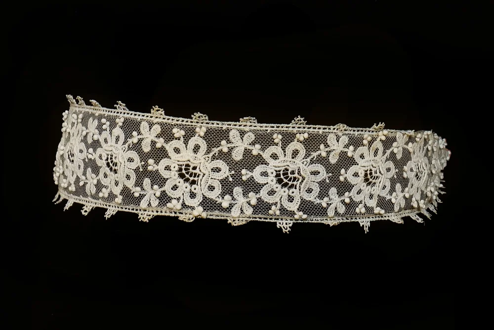 Floral Embroidered Lace Belt with 3D Detailing — jane bourvis display picture 2