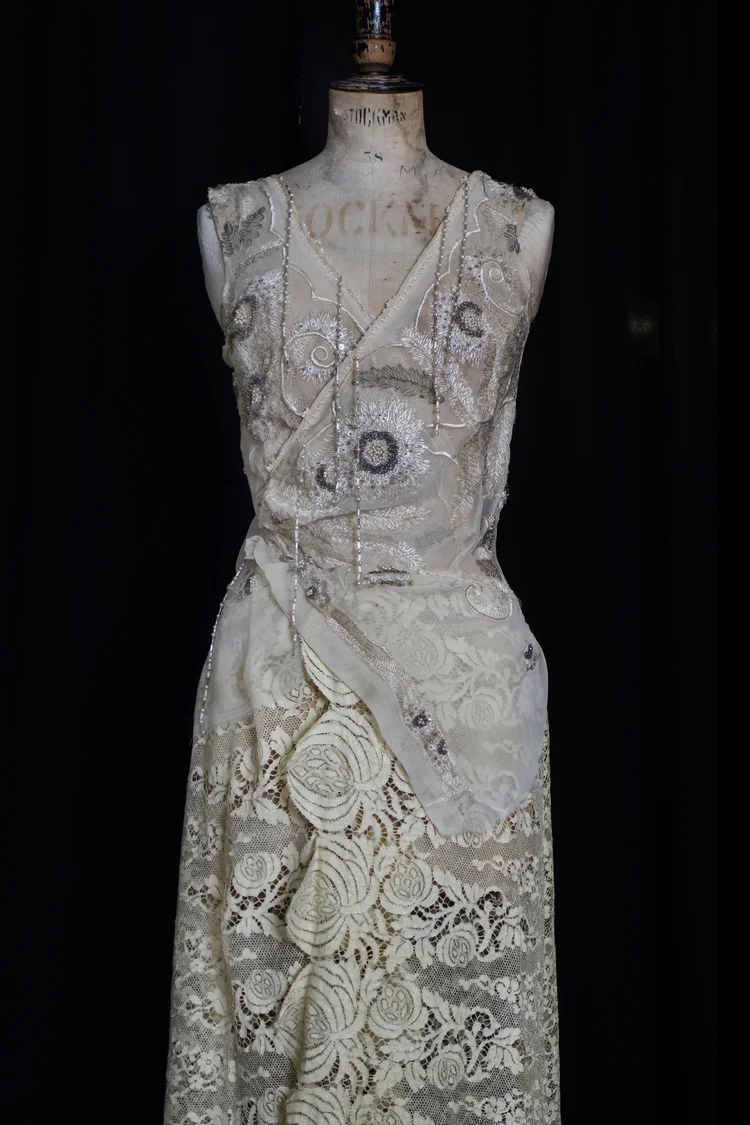 dress for wedding gown Modest Classic Sequined Princess Wedding Gown With Cathedral Train 42