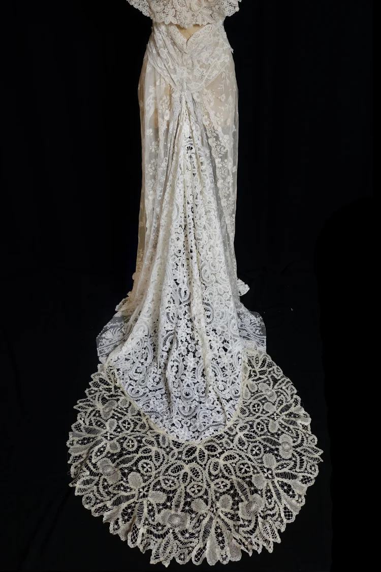 chinese dress ladies Beaded Straps Scalloped Plunging Neck Crepe Wedding Dress