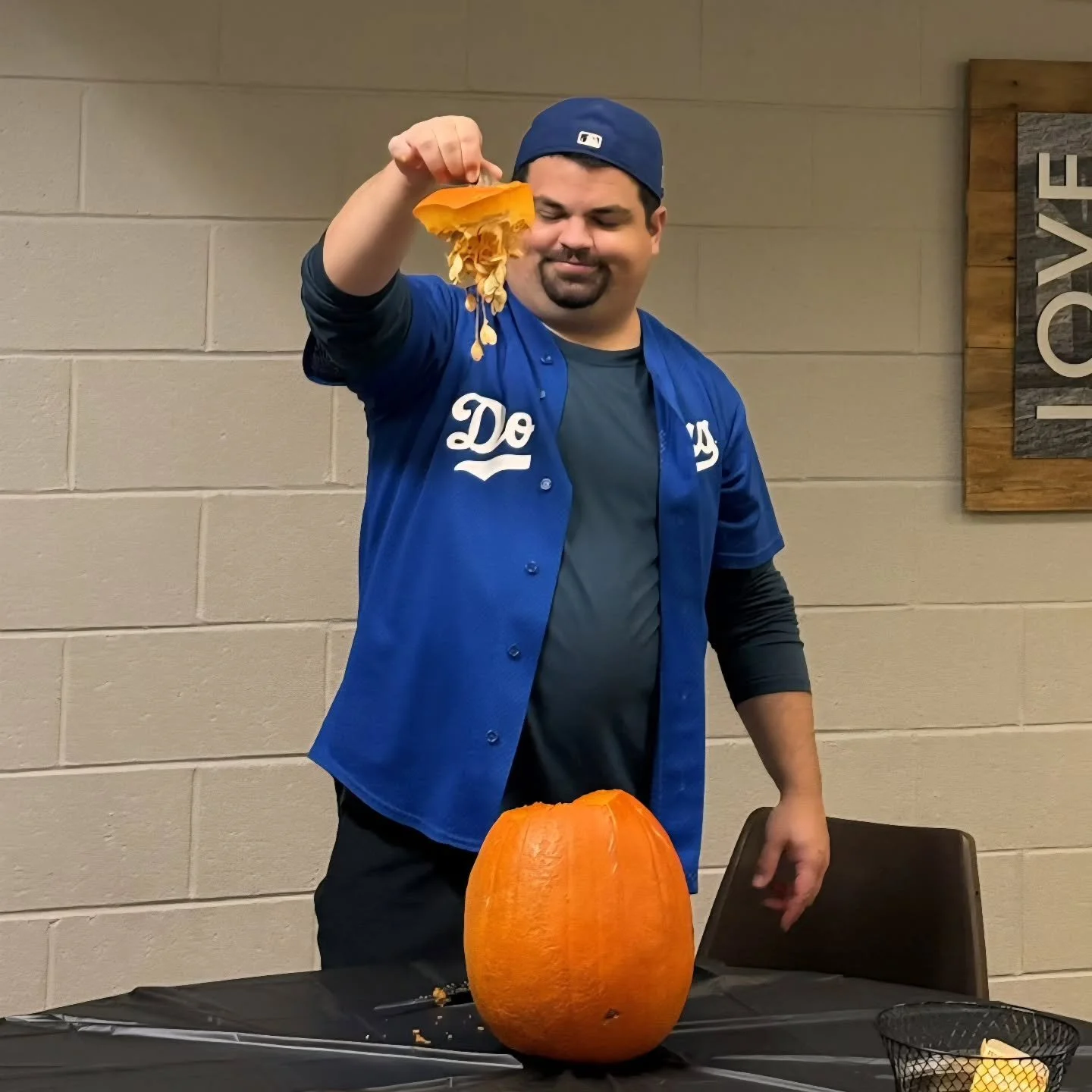 Y'all got your costumes picked out? 🎃
Go Dodgers!