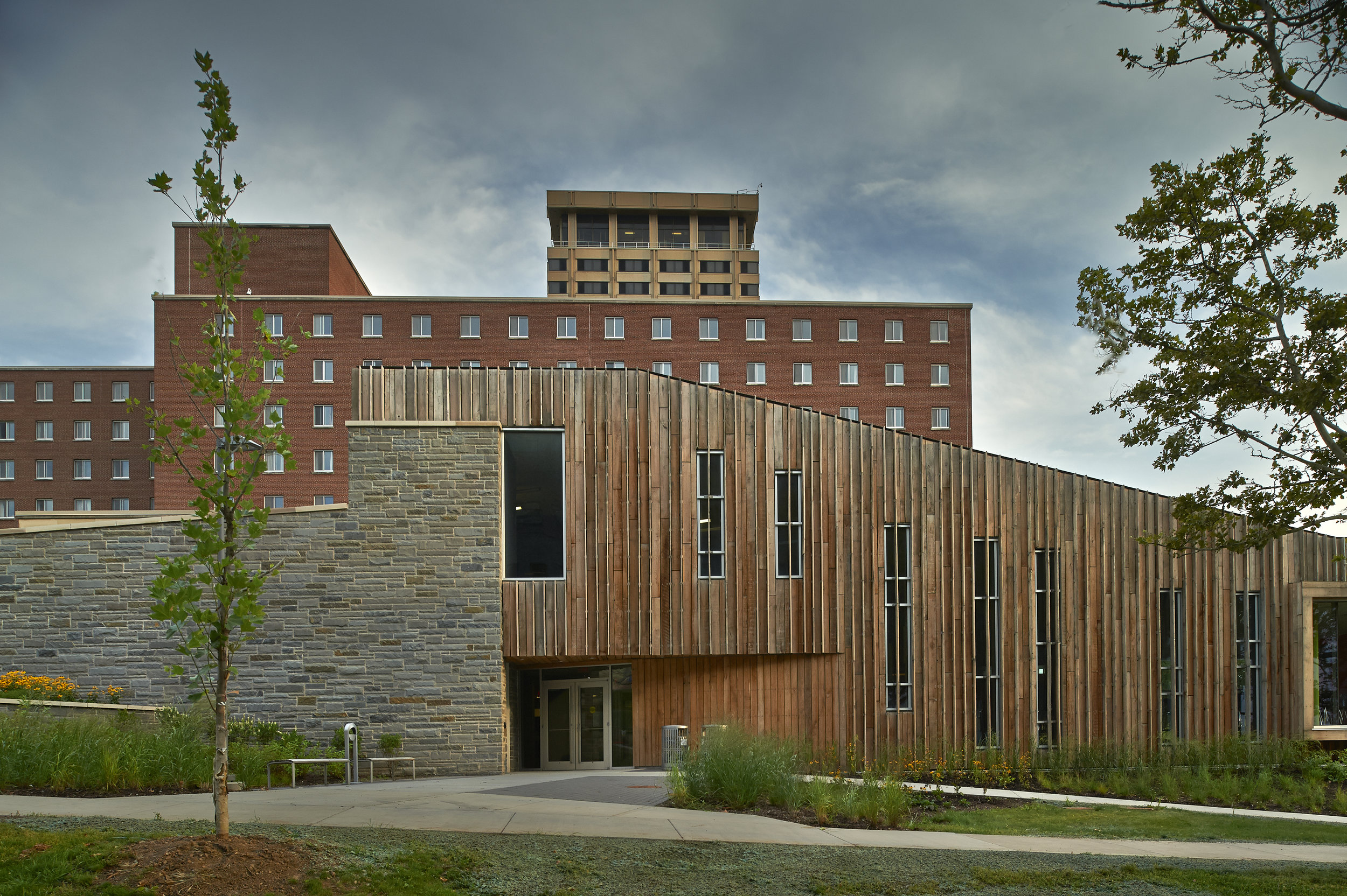 SADLER DINING HALL &lt;strong&gt;Sustainable use of common building materials and explorations in micro-comfort zones. IE a place for each person's climate preference.&lt;/strong&gt;