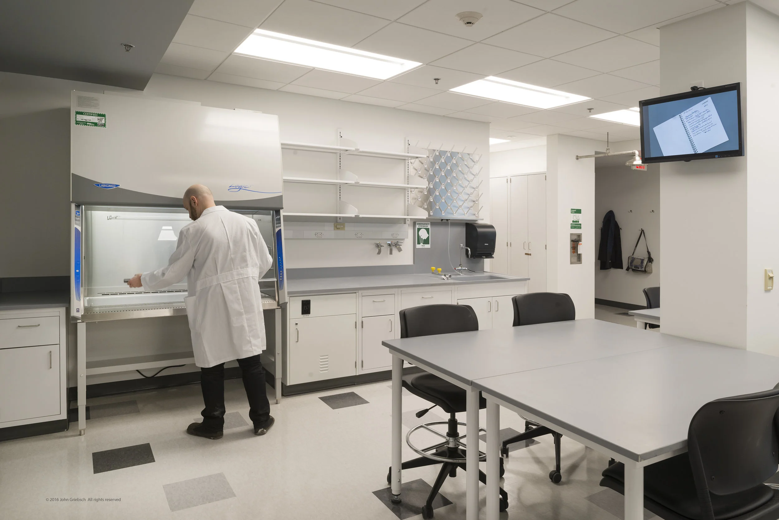 PLANT SCIENCES<strong>Flexible lab arrangements anticipate changing approaches to lab work and instruction in the future.</strong>