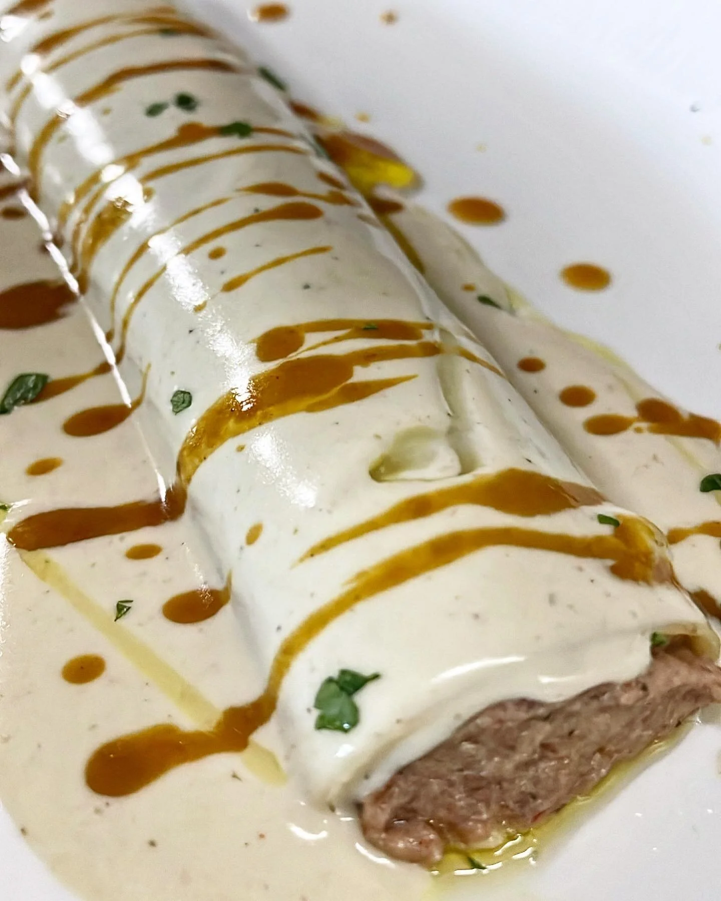 Canel&oacute;n de pato, crema de foie y reducci&oacute;n de naranja 

#food #foodie #lalaguna #tenerife #gastro #gastronomia #foodlover