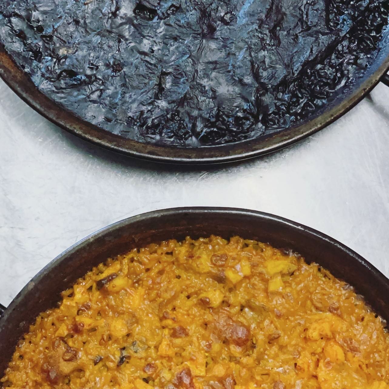 Arroz negro vs. A banda 😋

#food #foodie #gastro #gastronomia #arroces #lalaguna #tenerife #gastroactitud #gastronomiaespa&ntilde;a #gastronomy