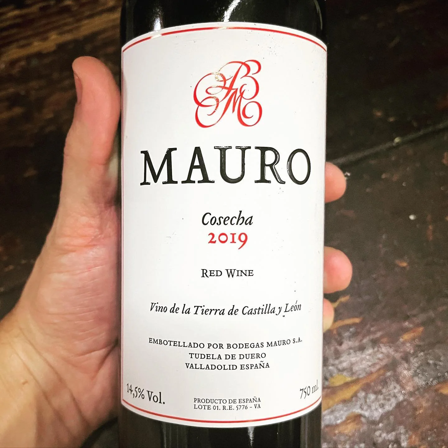 Mauro, 2019
Vino de la Tierra de Castilla y Le&oacute;n 

#vino #vinotinto #wine #winelover #winelovers #gastro #gastroactitud #gastronom&iacute;a