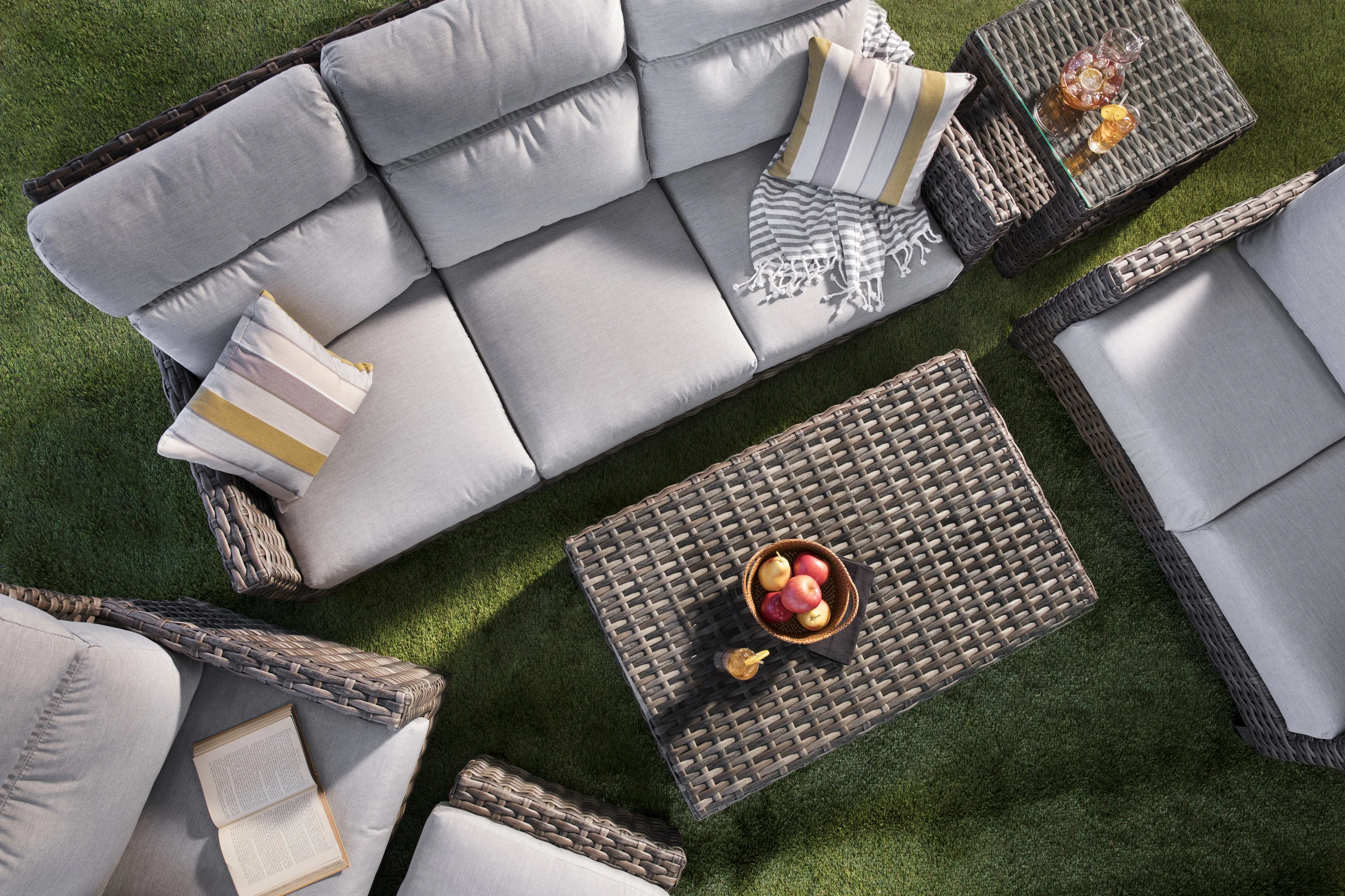 PatioOverhead_001_02.jpg