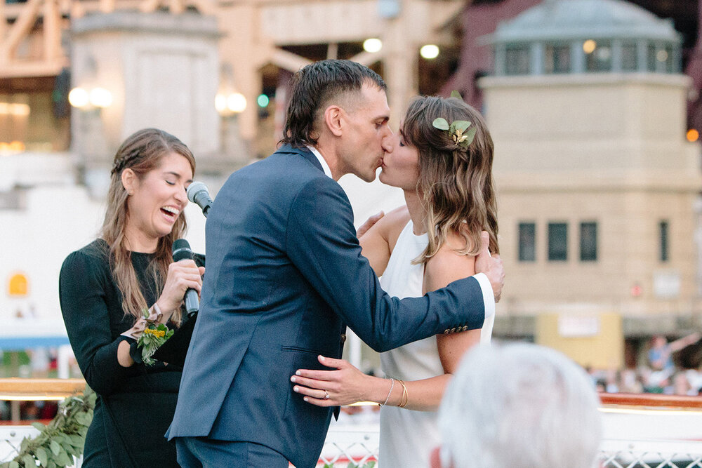 bride-and-groom-first-kiss-downtown-chicago.jpg