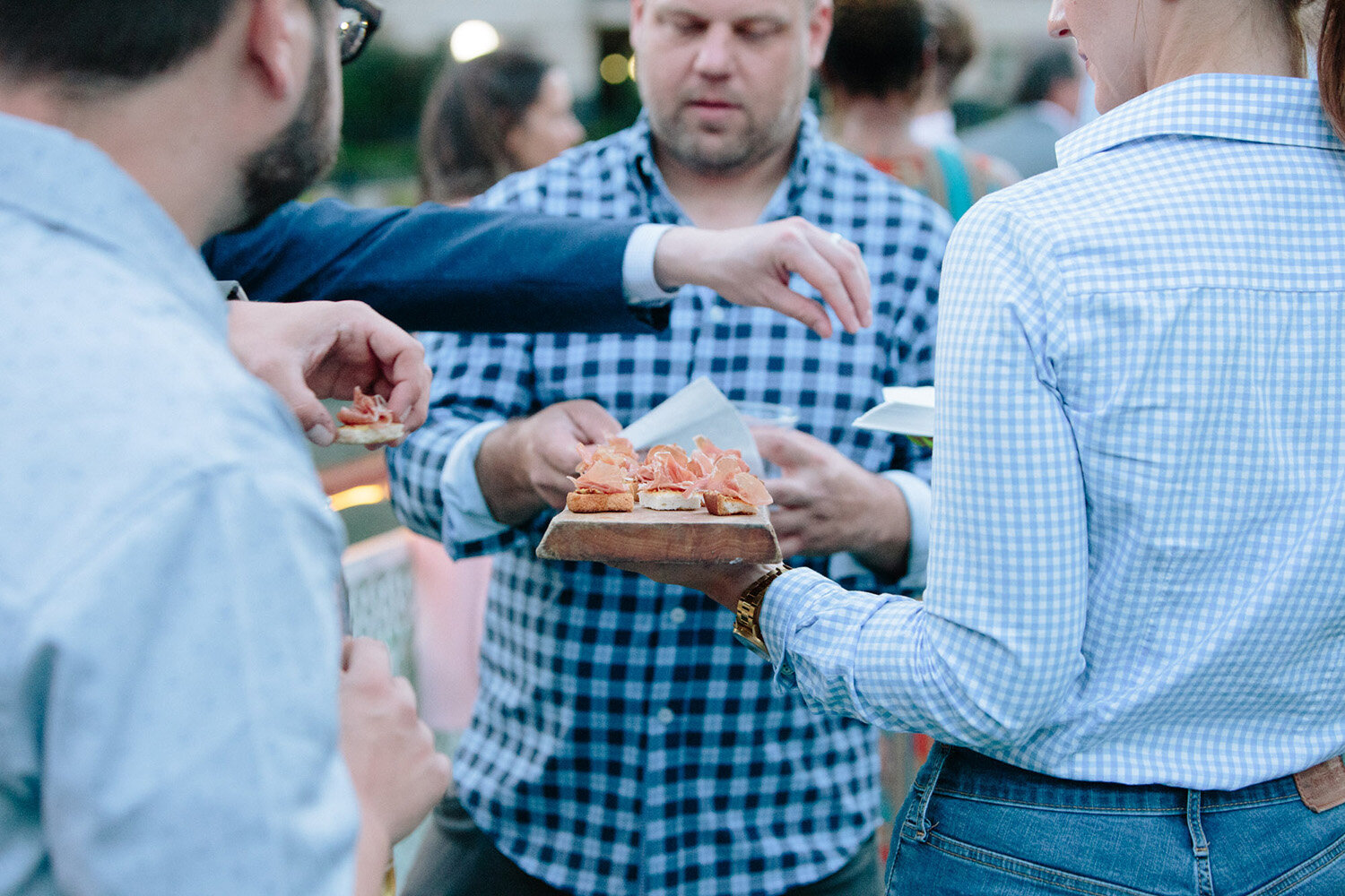 passed-appetizers-at-wedding.jpg