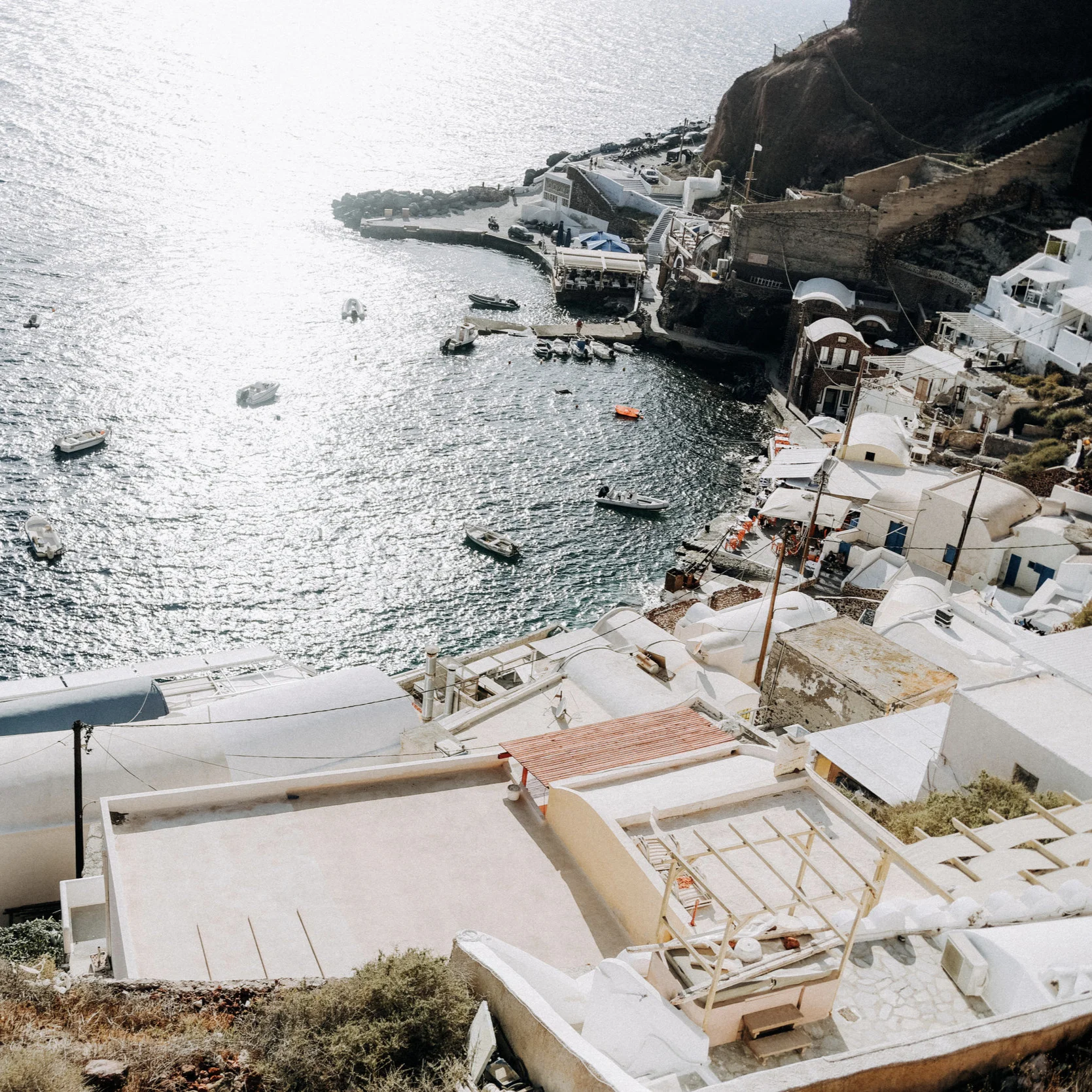 how-to-travel-to-santorini-cheap.jpg