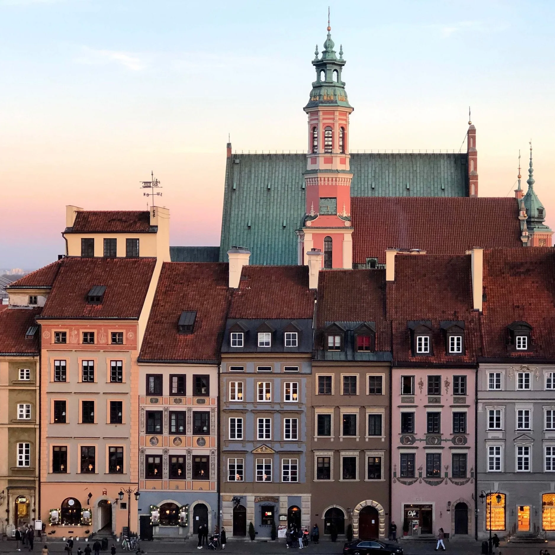 Warsaw+Travel+Guide+Hero.jpg