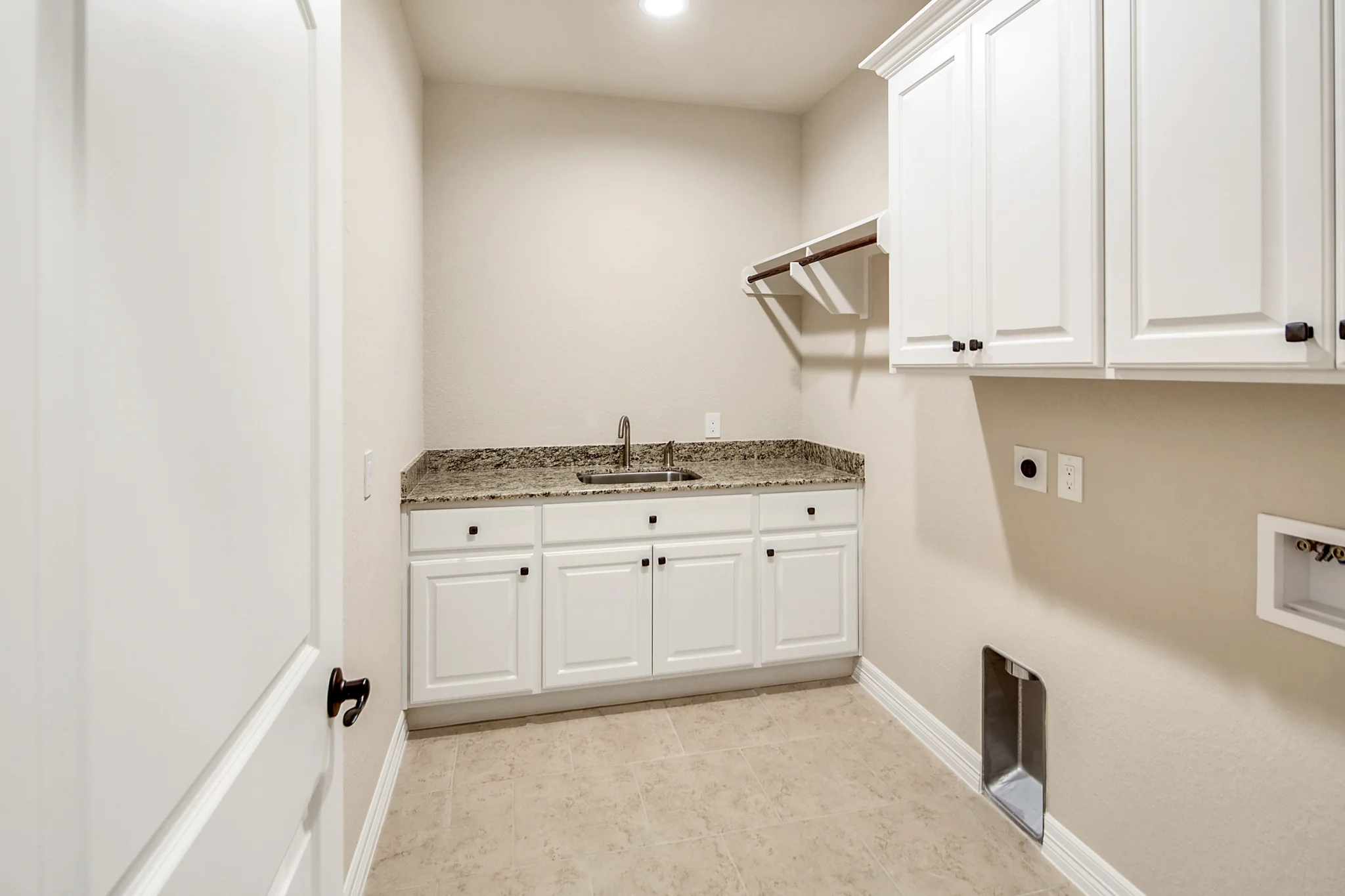 10653-Hampton-Iola-TX-034.jpg