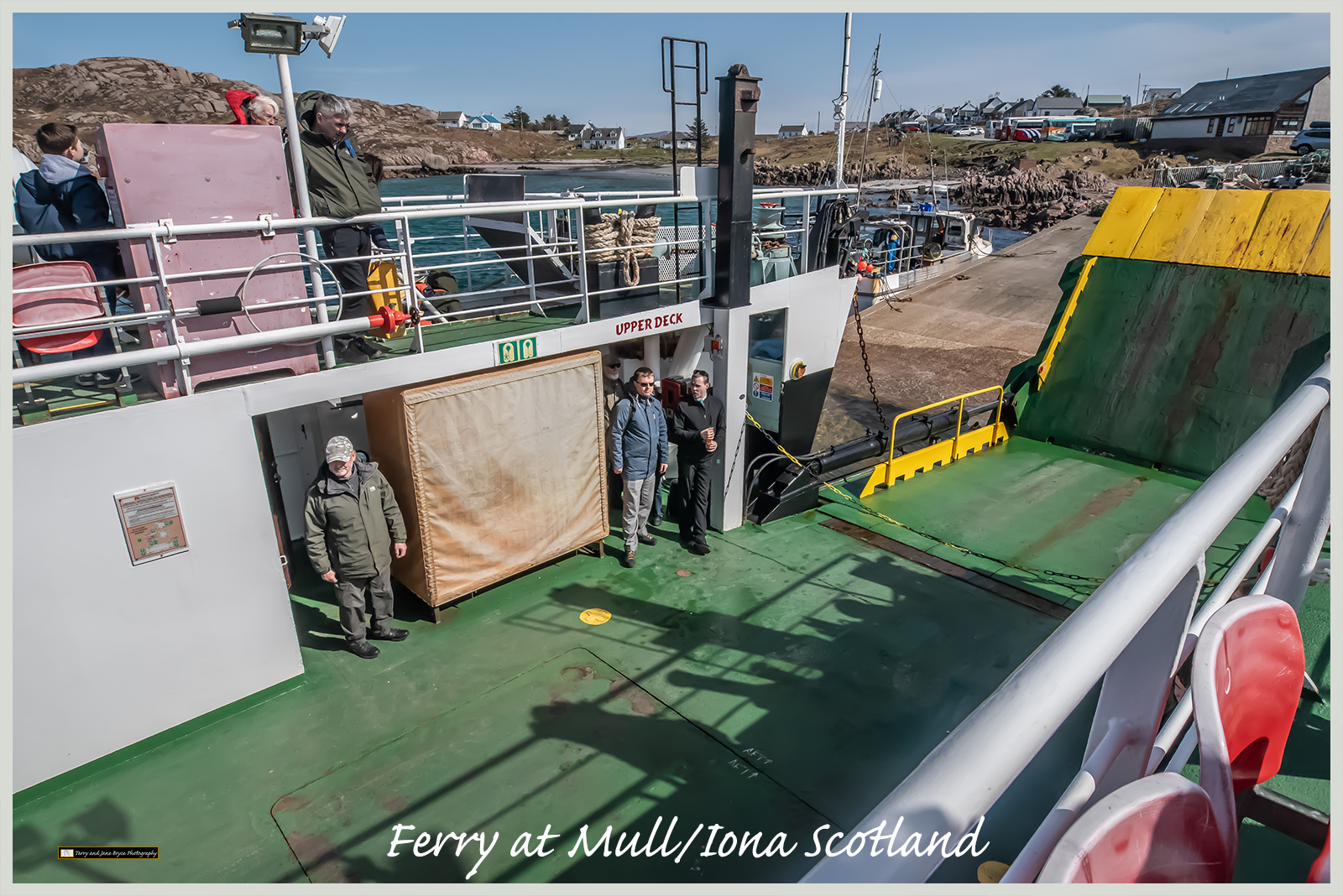 Ferry at Mull-Iona Scotland DSC_2807.jpg