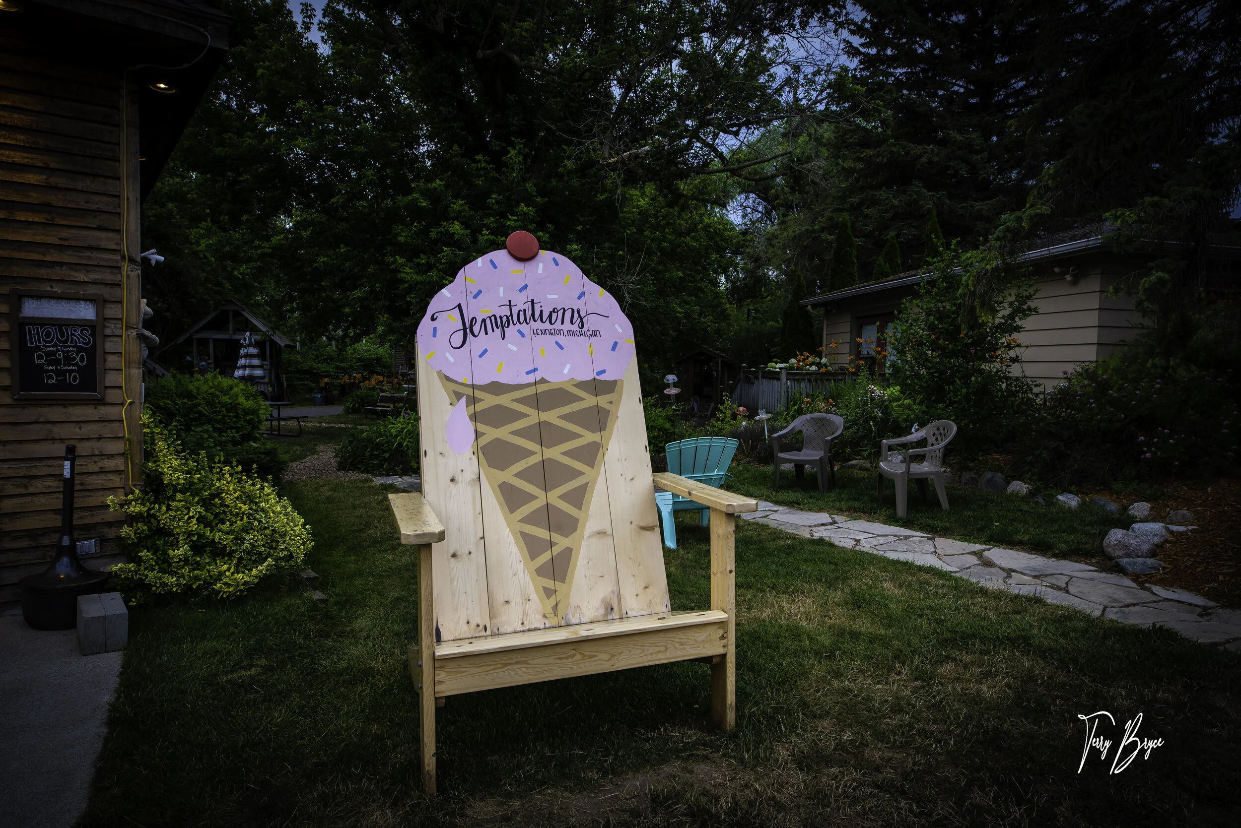 A Night to Remember Bed and Breakfast 5712 Main St Lexington, MI 48450