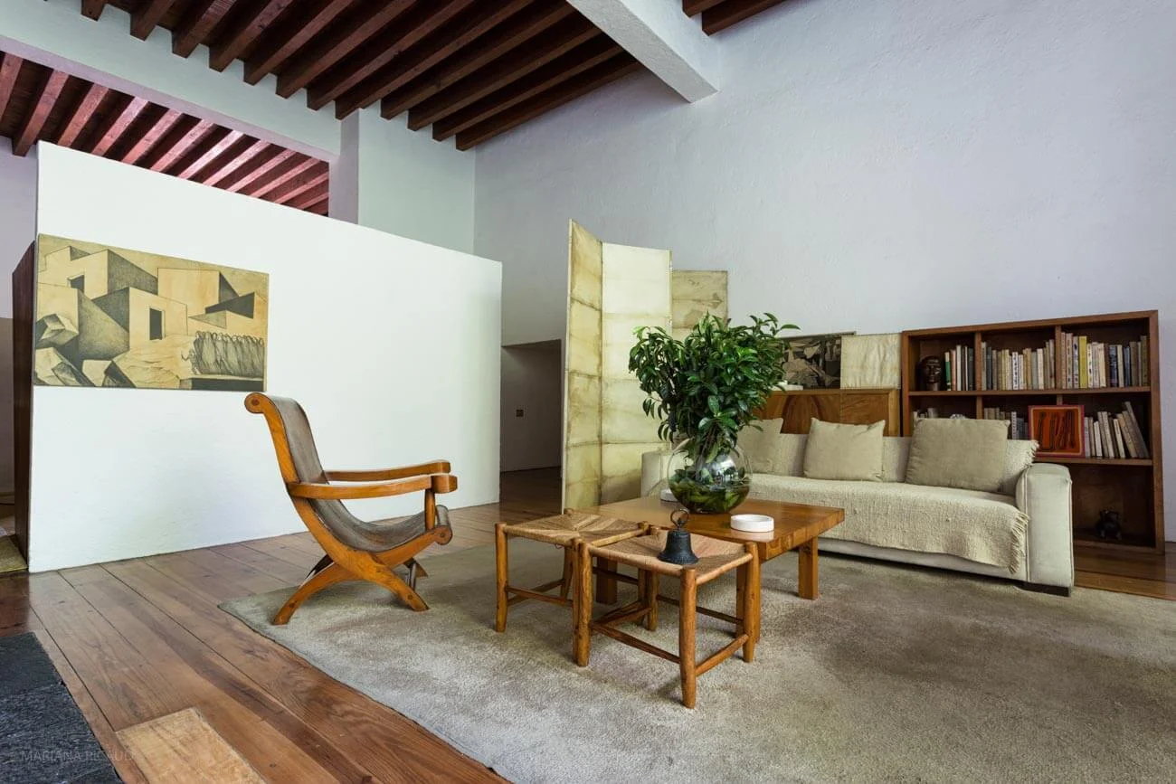 BARRAGAN-2.jpg