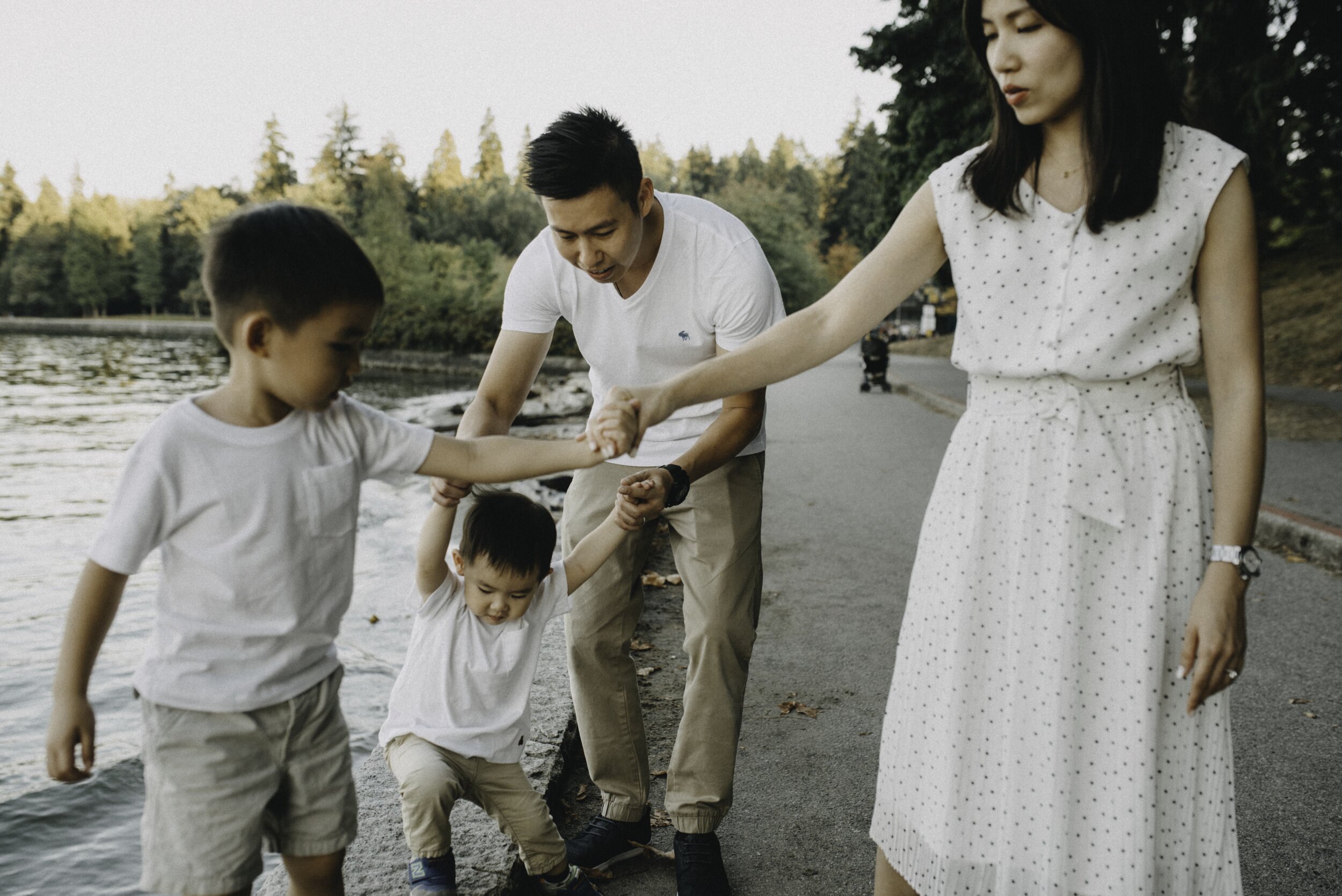 jayme lang Stanley park family session Vancouver bc 2.jpg