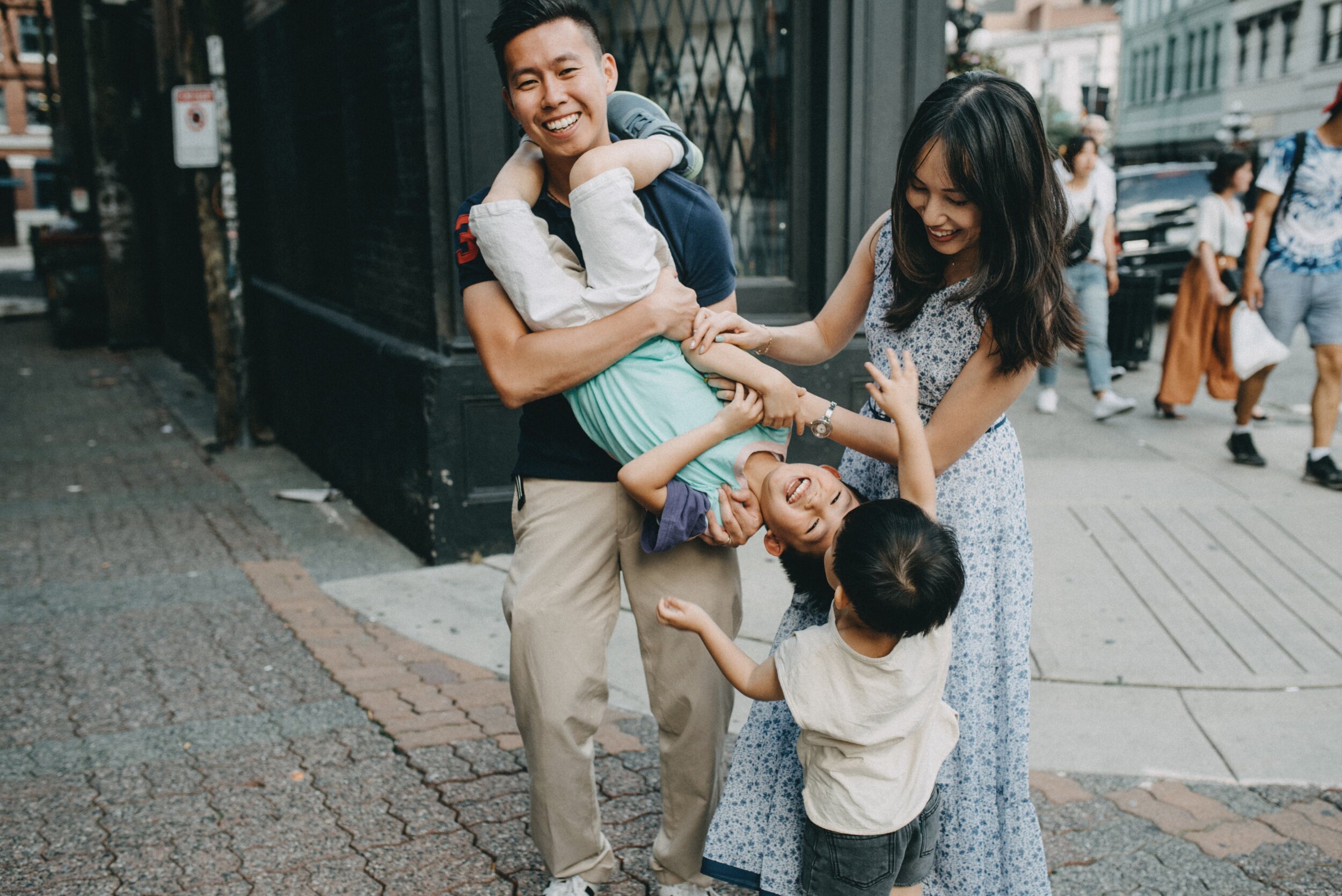 Jayme Lang Gastown family session vancouver bc 2.jpg