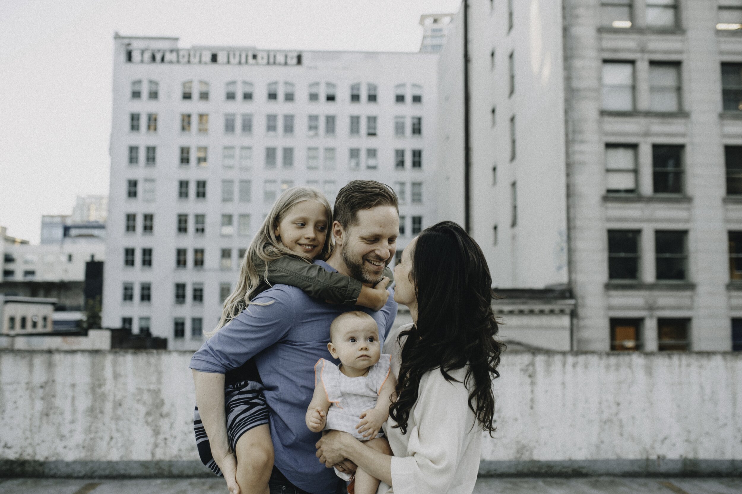 jayme lang Gastown family session Vancouver bc 1.jpg