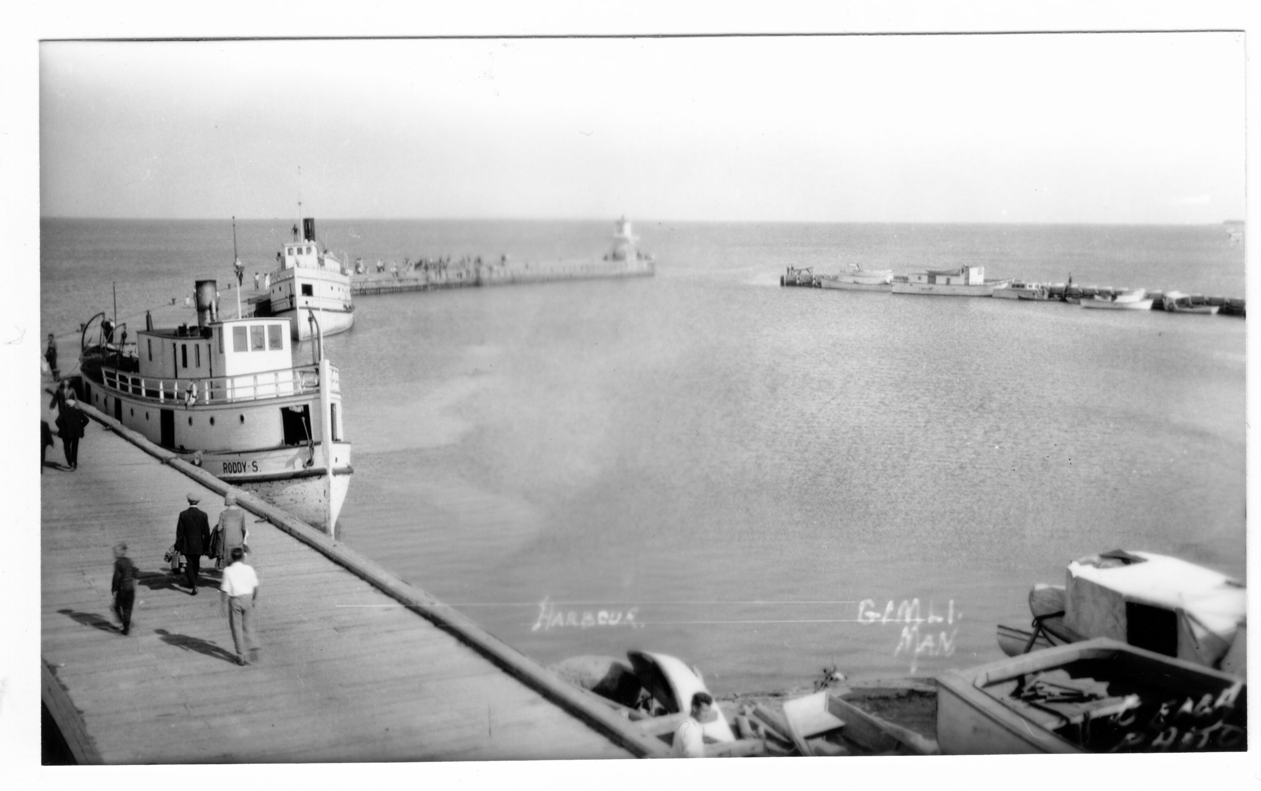 1920s Harbour w the Roddy S 01.jpg