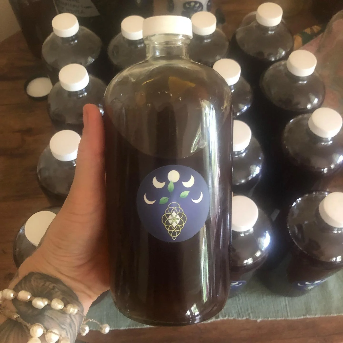 Just bottled up this Shirodhara Abyanga oil ~ Shirodhara is an ancient Ayurvedic healing therapy which attunes your consciousness. While slowly pouring herbal oil over your 6th chakra (3rd eye) we open to mystic relaxation, coming back to our origina