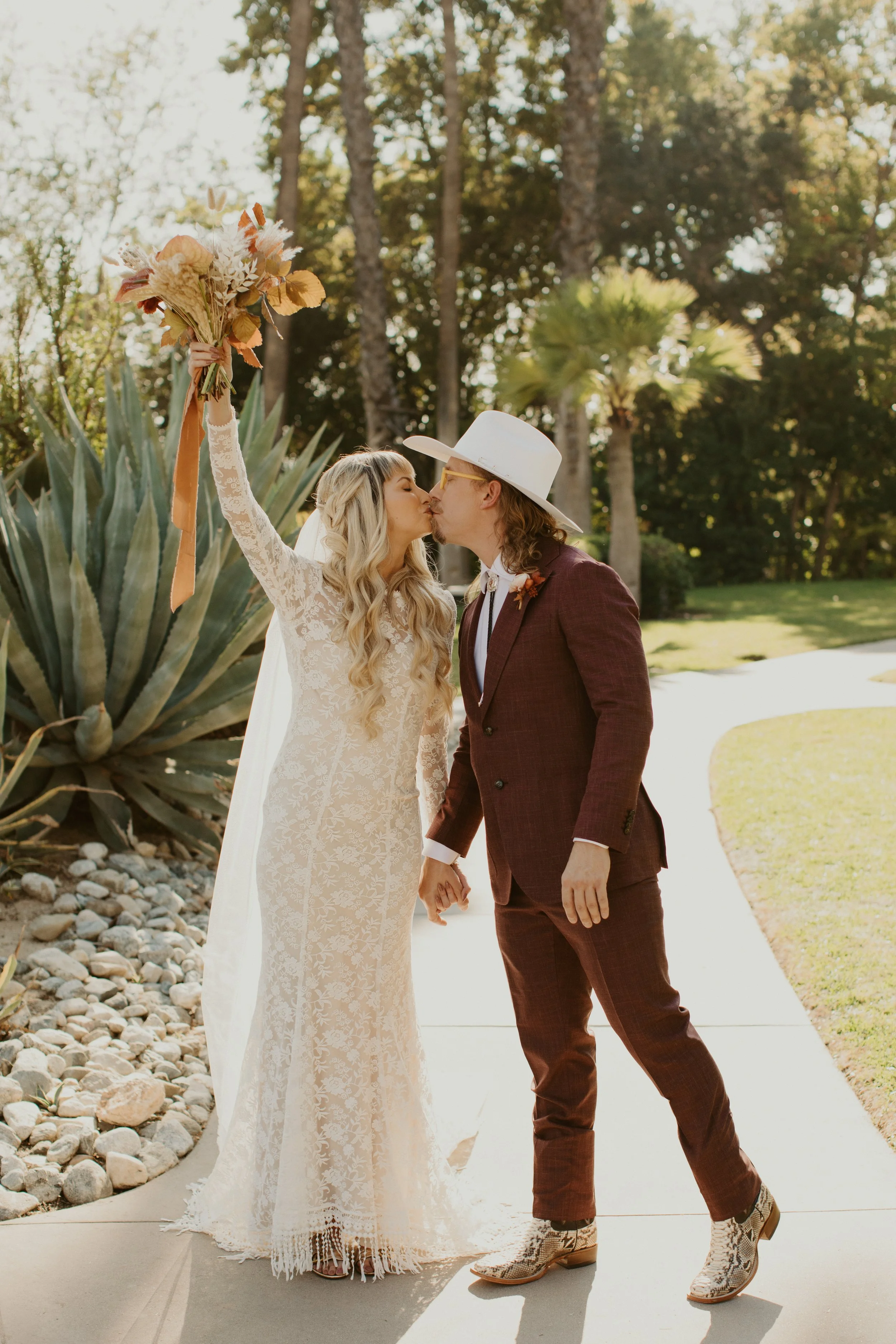 $300 off of an Elopement or Bridals in 2022-- Retainer 