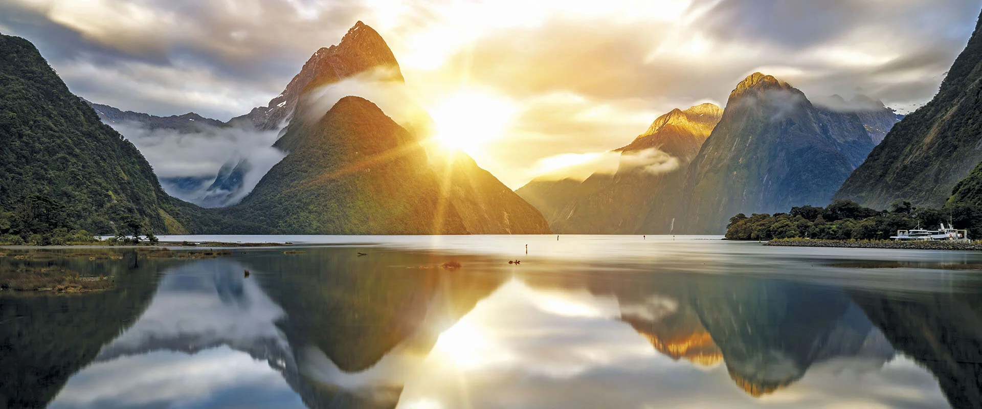 Milford-Sound-South-Island-New-Zealand.jpg