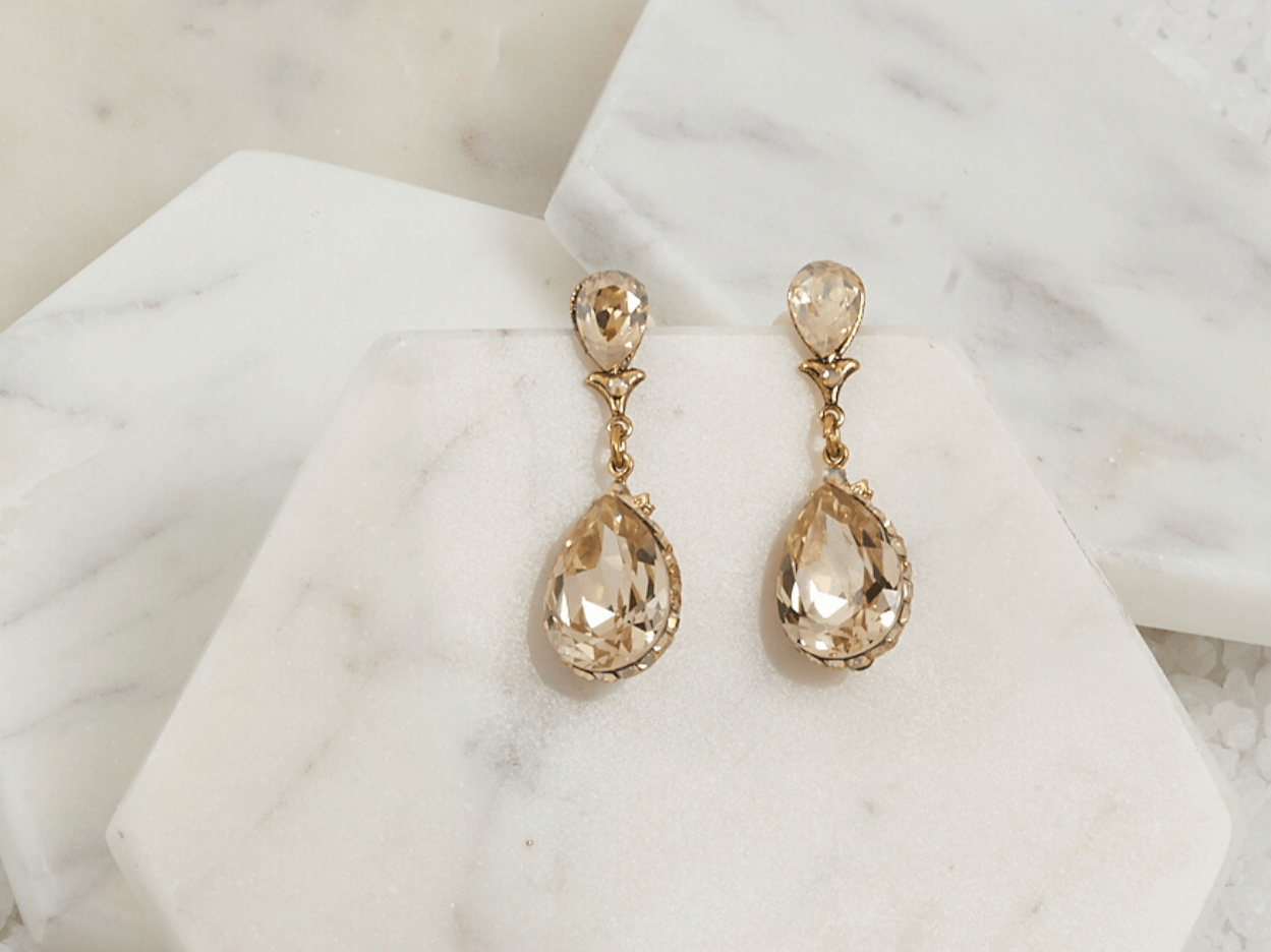 E-11-71-ANGIE-bridal-earrings-in-gold-silk.png