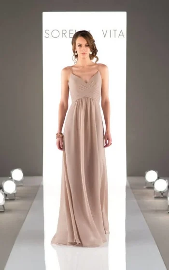1. If you’re having a bridal party with all different heights and sizes, this is the must have gown! It’s so flattering on every figure and shows off the smallest part of the waist.