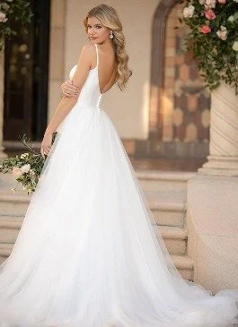 Web capture_2-10-2023_111456_www.thebridalroom.net.jpeg