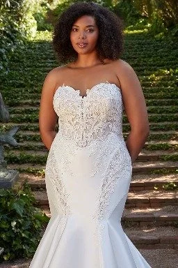 wedding dresses for curvy ladies Mermaid Lace Spaghetti Straps Wedding Dress for Curvy Brides